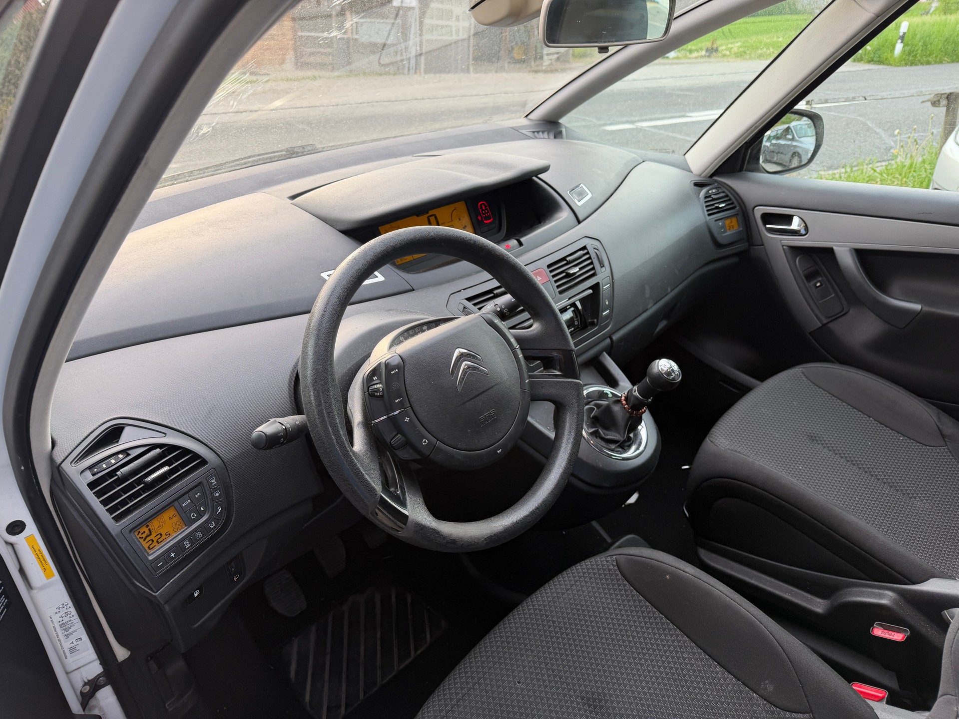 CITROEN C4 Picasso 1.6i 16V Attraction-image-7