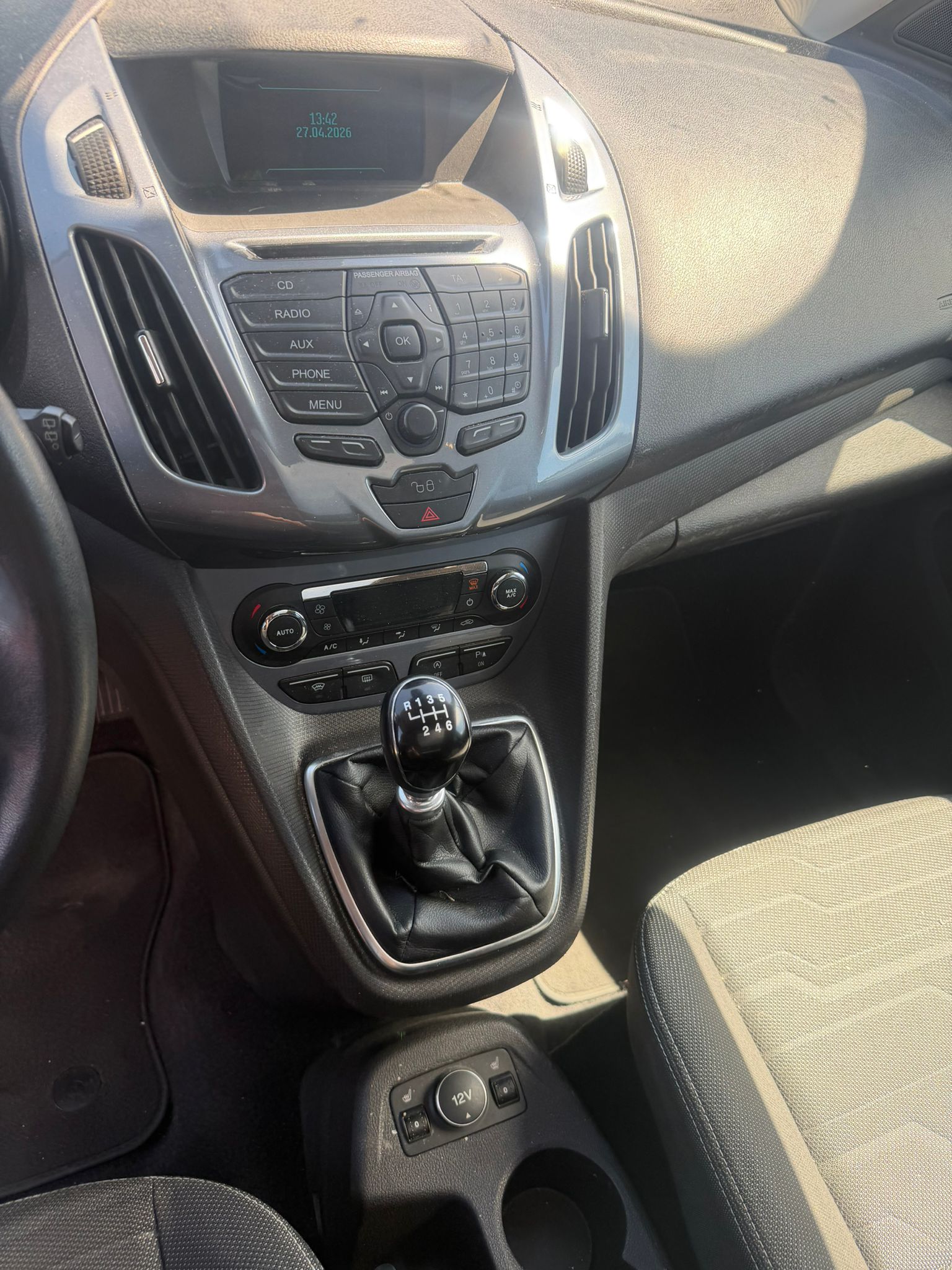 FORD Tourneo Connect 1.0 SCTi Titanium-image-6