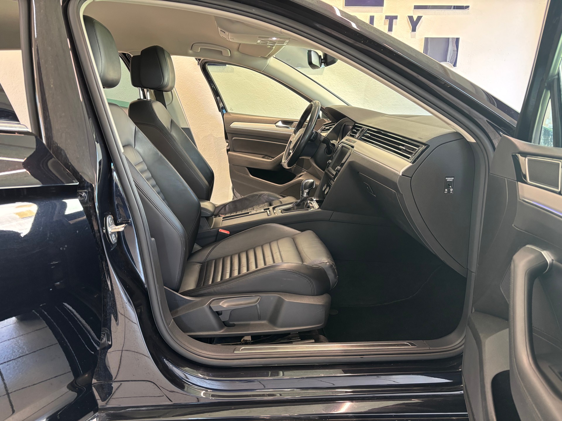 VW Passat Variant 1.4 TSI GTE Hybrid DSG-image-11