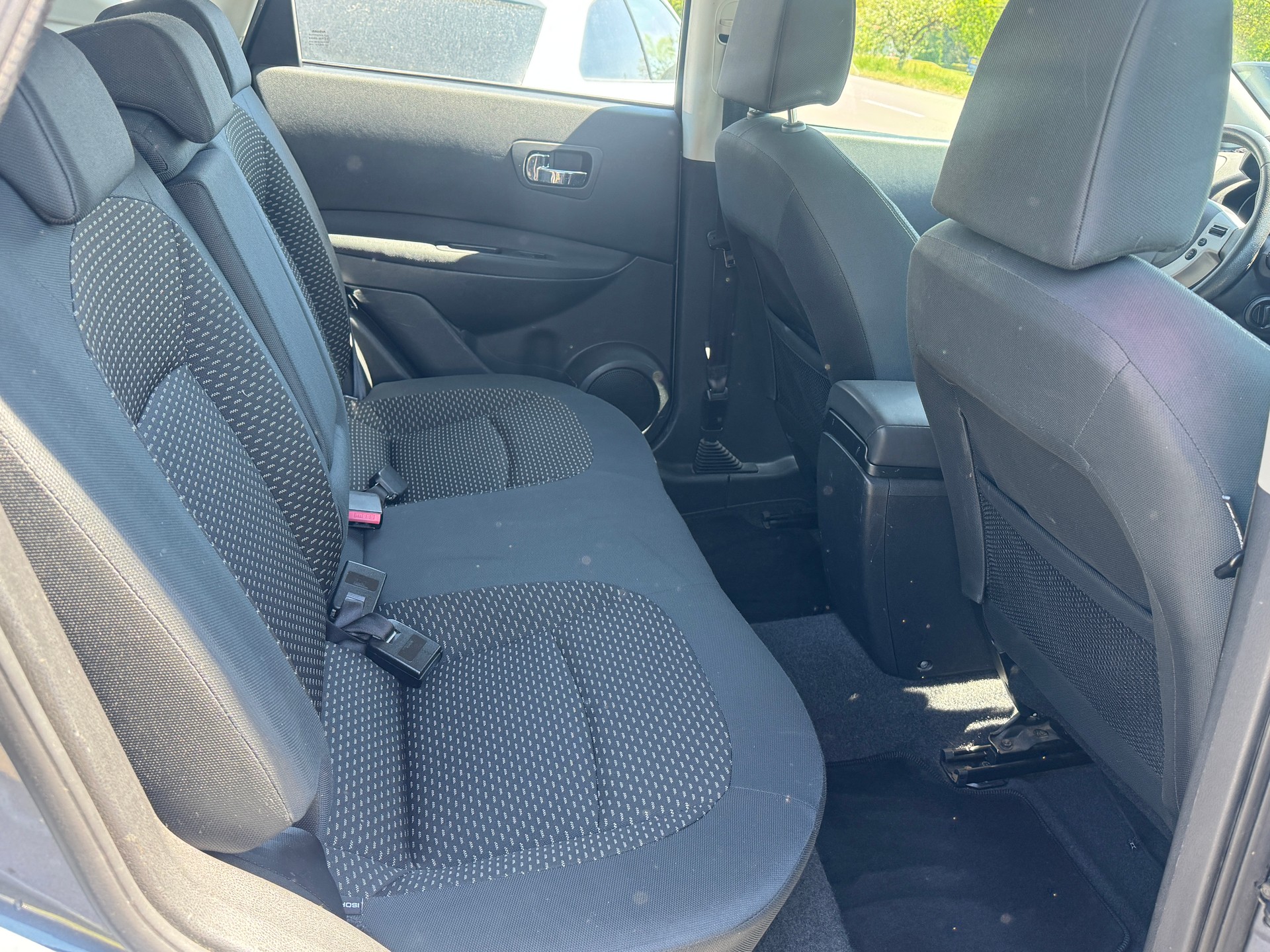 NISSAN Qashqai 2.0 4WD visia-image-8