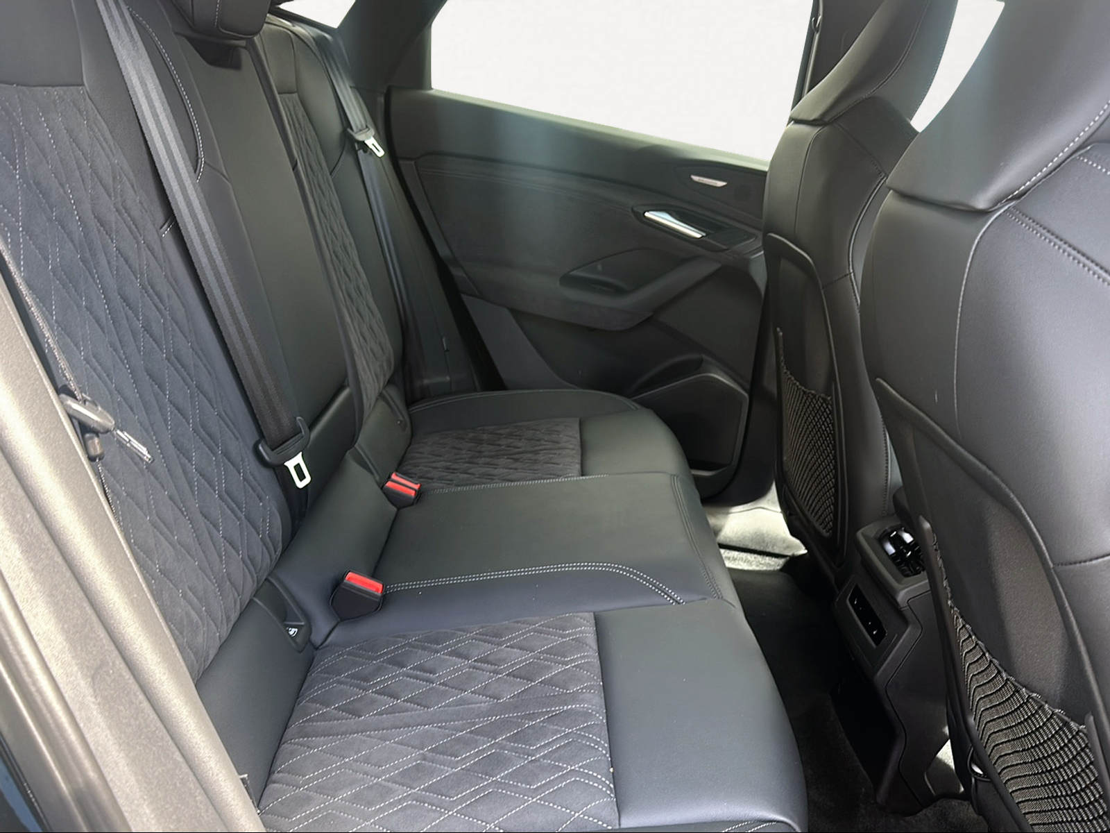 AUDI Q6 Sportback e-tron quattro-image-7
