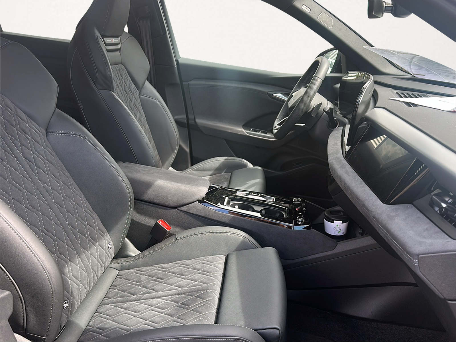 AUDI Q6 Sportback e-tron quattro-image-8