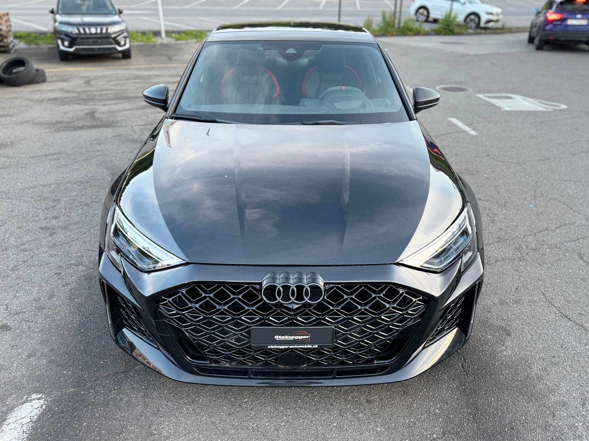 AUDI RS3 Limousine 2.5 TSI quattro S-tronic ° Vollausstattung inkl. Carbon RS Exterieur °-showroom-element-2