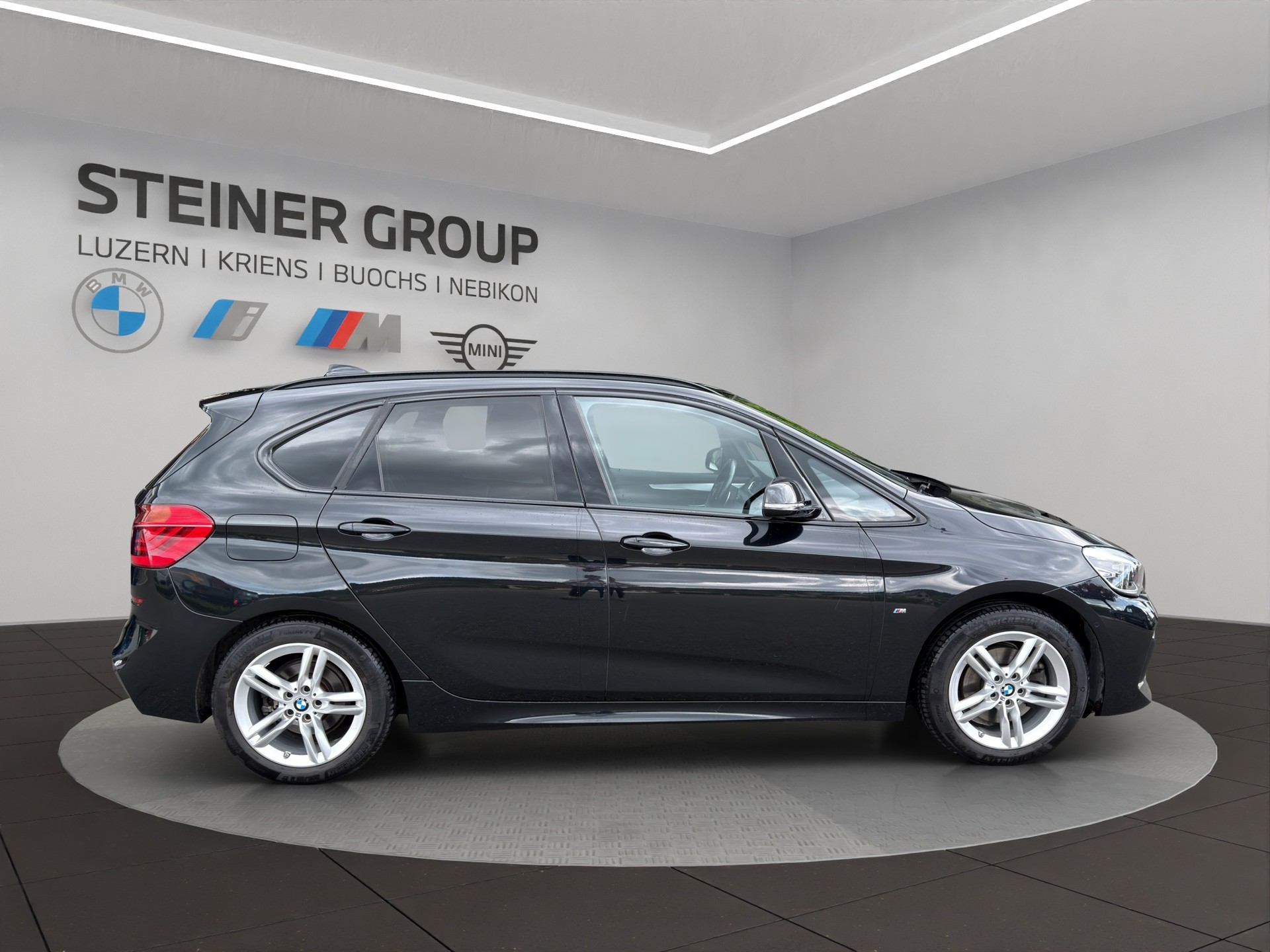 BMW 218d xDrive Active Tourer Steptronic M Sport-showroom-element-3