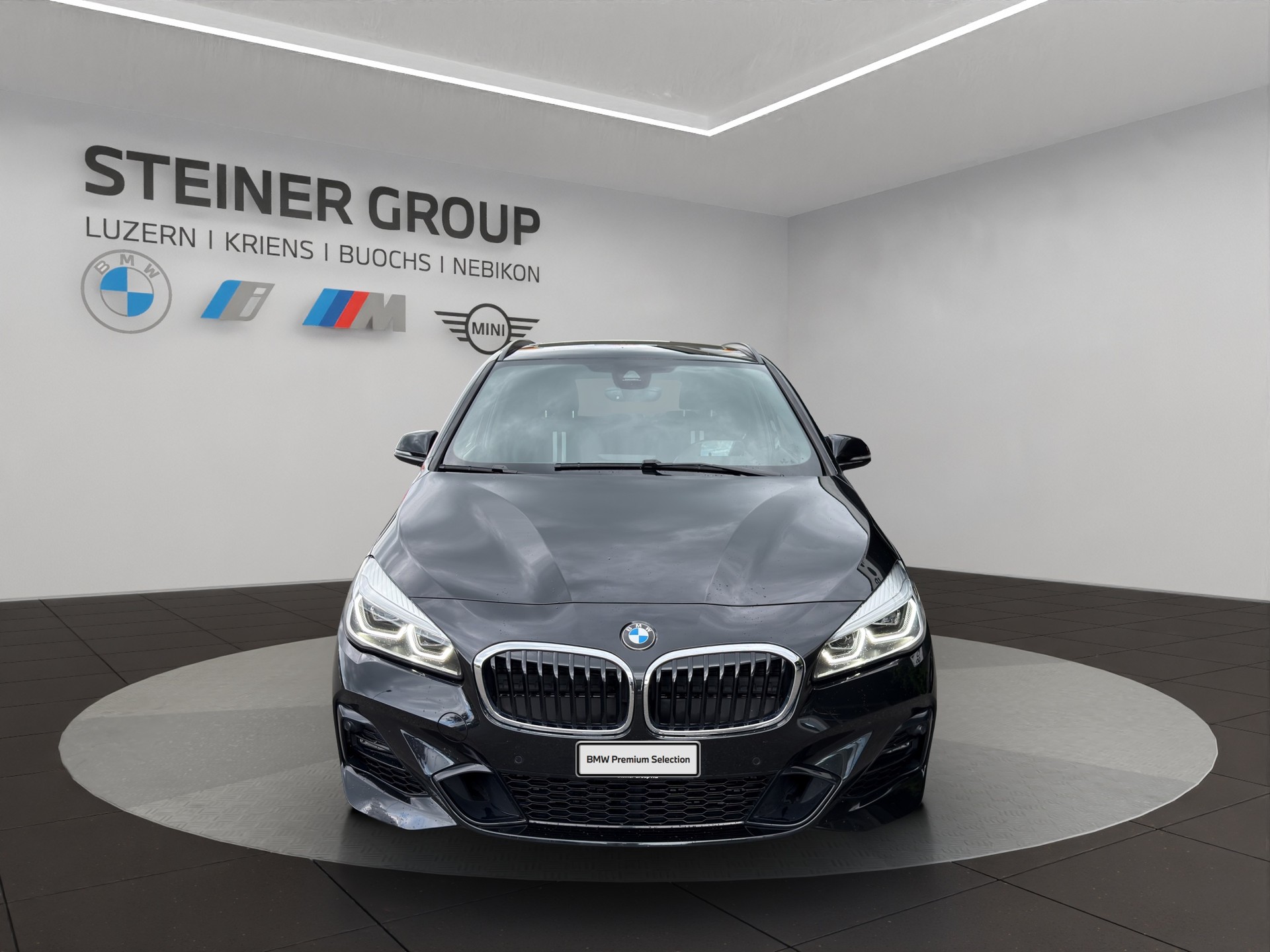 BMW 218d xDrive Active Tourer Steptronic M Sport-showroom-element-1