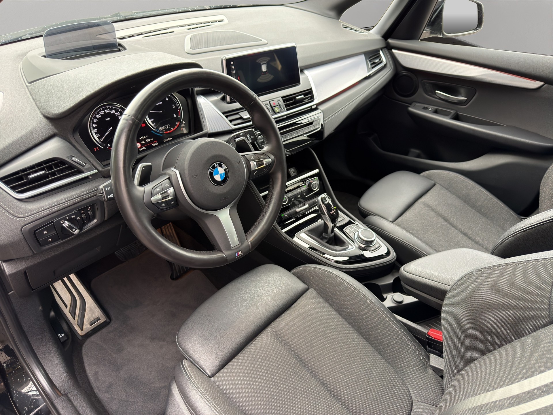 BMW 218d xDrive Active Tourer Steptronic M Sport-image-10