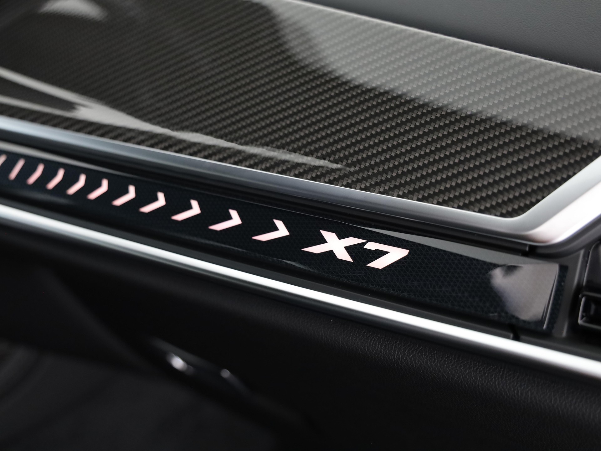 BMW X7 40d xDrive SAG-image-13
