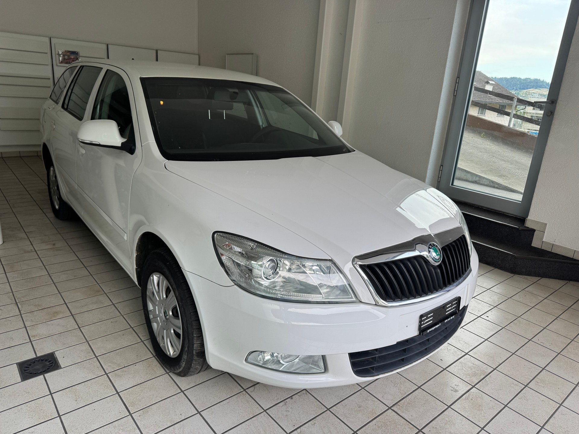 SKODA Octavia Combi 1.8 TSI AllDrive 4x4-image-1