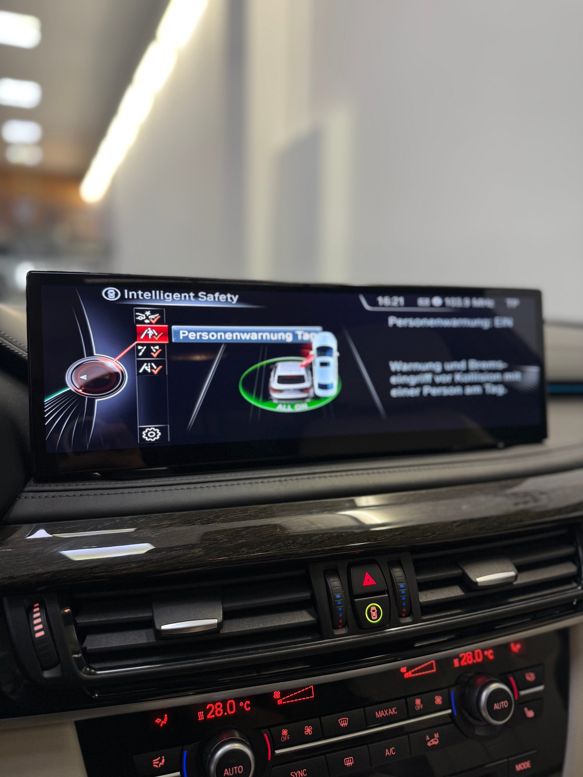 BMW X6 xDrive 30d M-Sport Steptronic-image-22