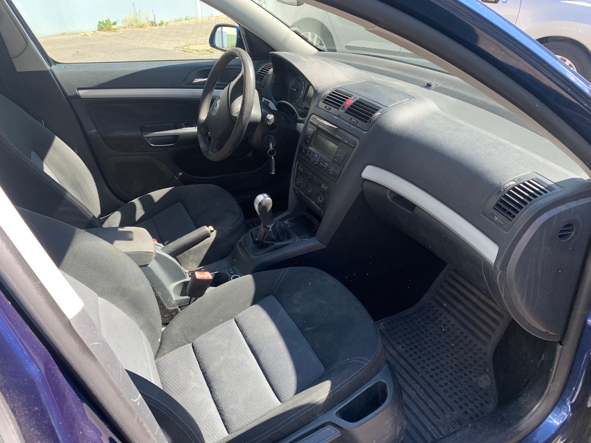 SKODA Octavia 1.9 TDI Swiss Adventure 4x4-image-9