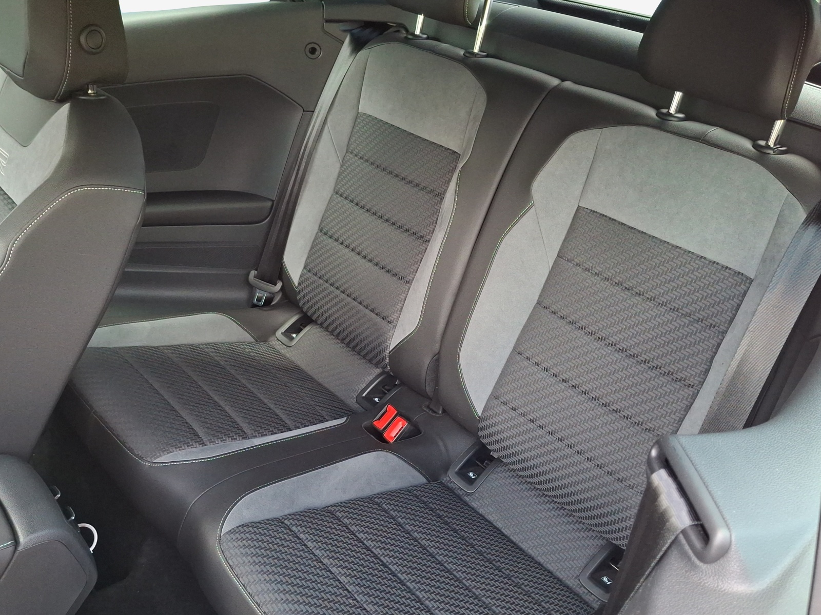 VW T-Roc Cabriolet 1.5 TSI EVO R-Line DSG-image-8