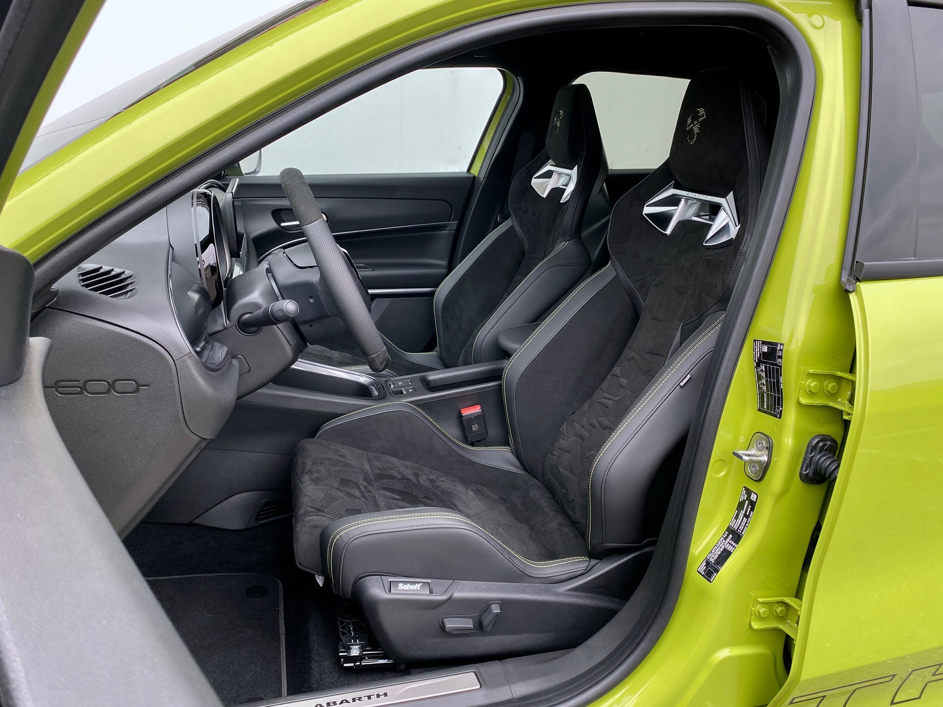 FIAT Abarth 600e*Swiss*Scorpionissima*-showroom-element-3