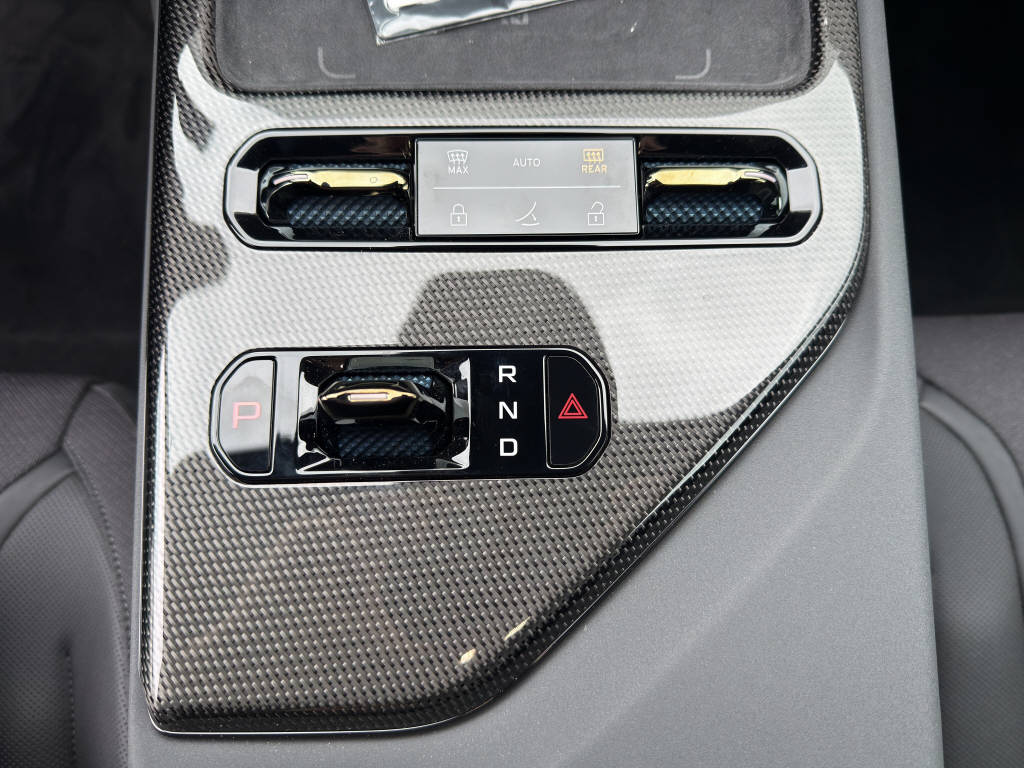 LOTUS Emeya 600 Buisness-image-12