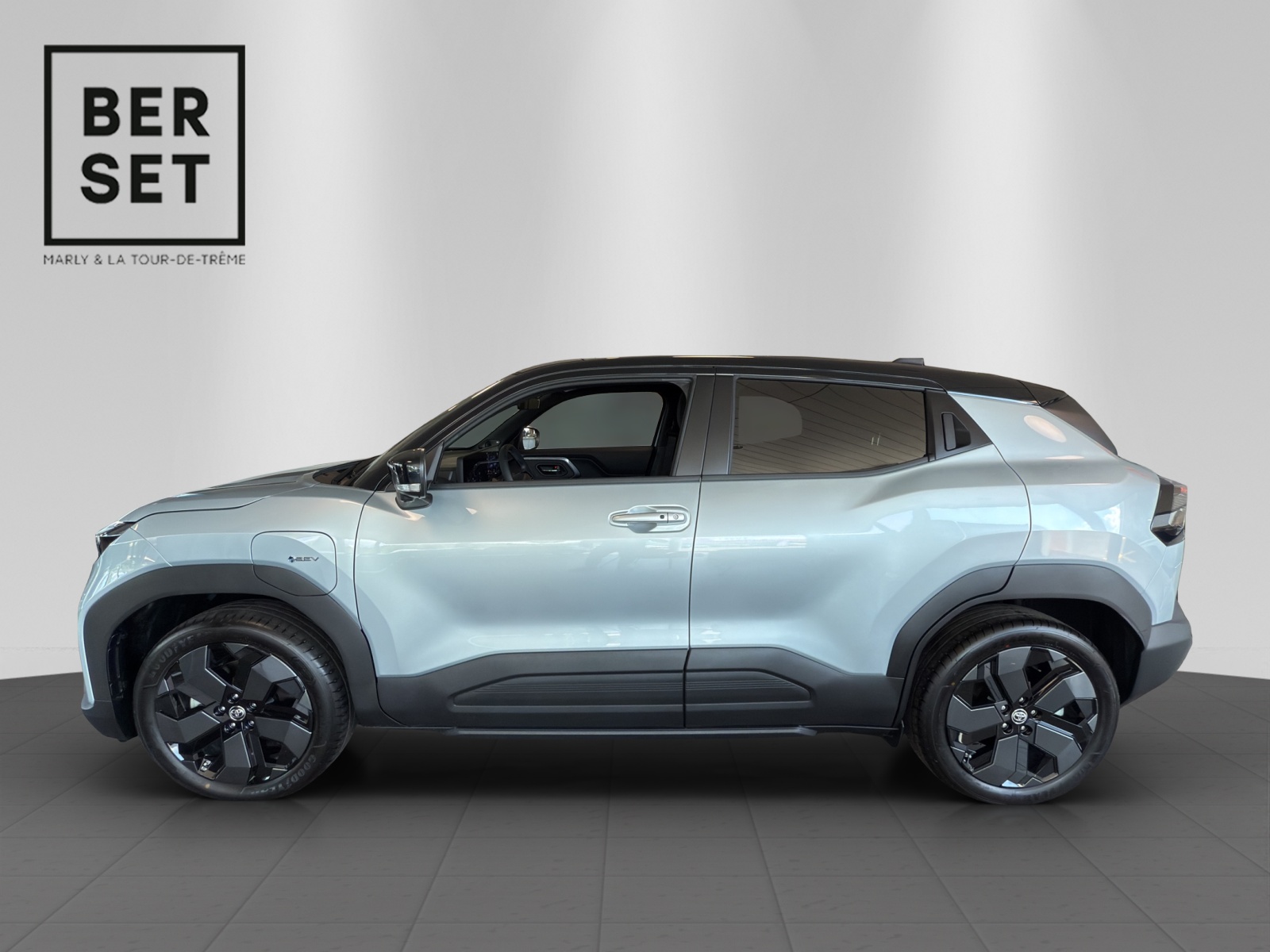 TOYOTA Urban Cruiser Premium AWD-showroom-element-1