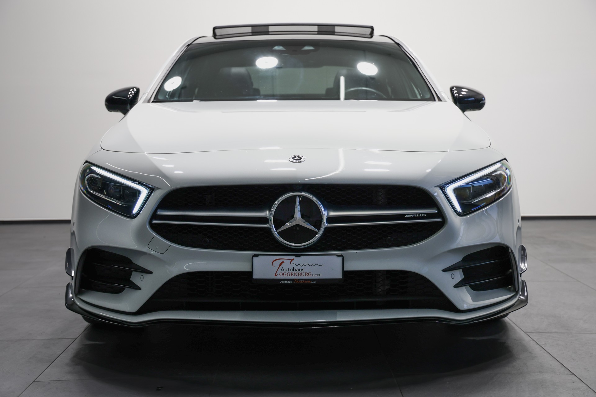 MERCEDES-BENZ A 35 AMG 4Matic Limousine Speedshift *CH-Fahrzeug*Sedan*-image-6