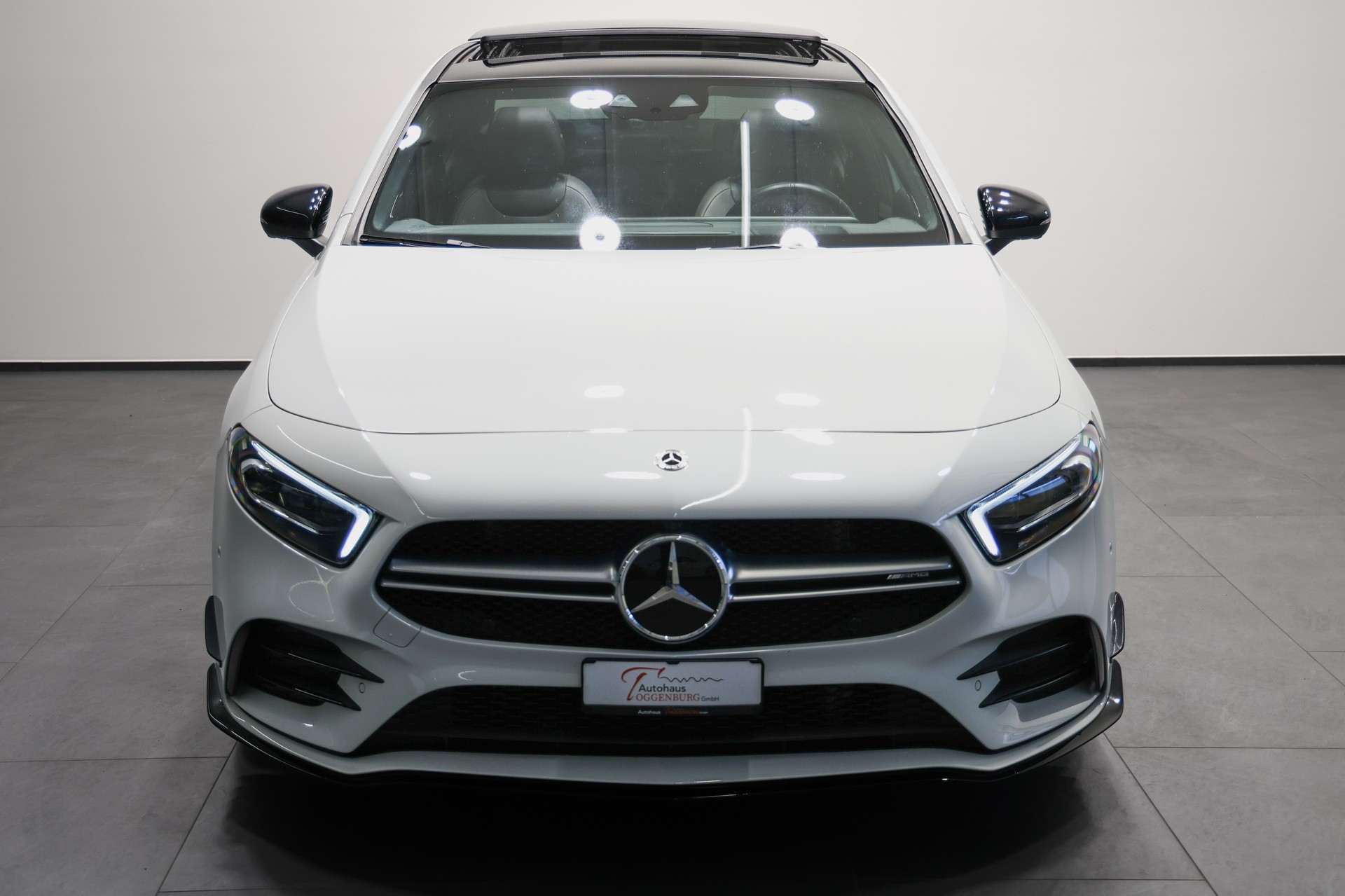 MERCEDES-BENZ A 35 AMG 4Matic Limousine Speedshift *CH-Fahrzeug*Sedan*-image-5