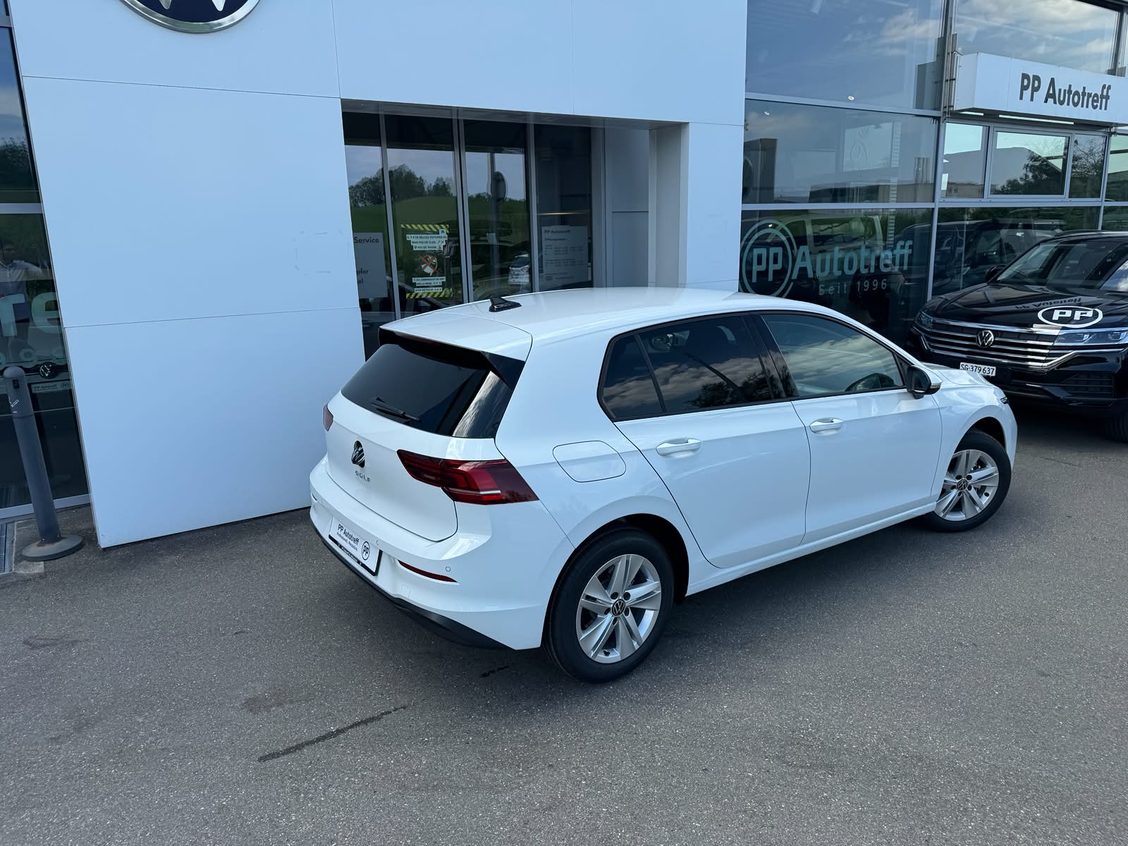 VW Golf 1.5 TSI Basis-image-3