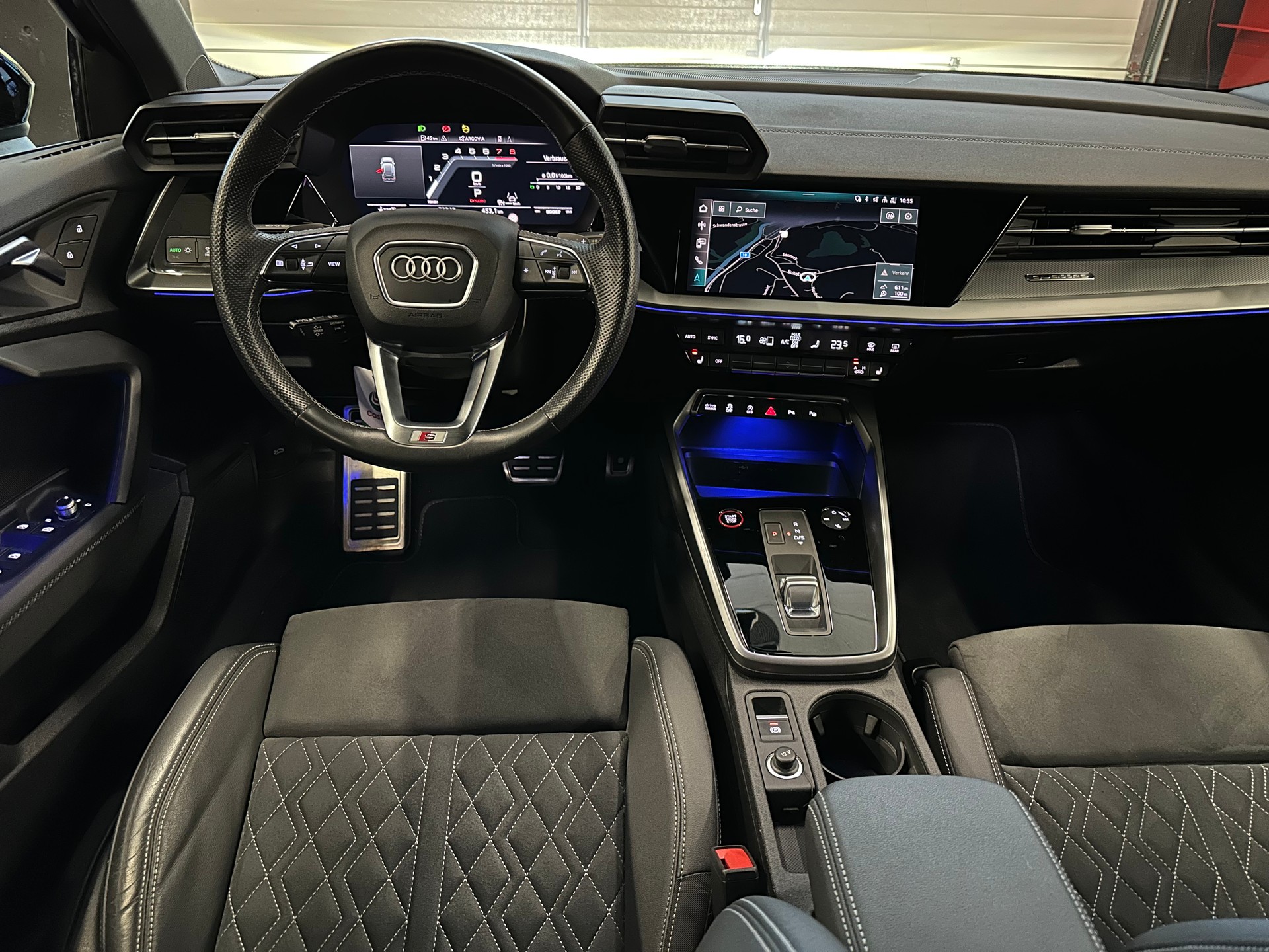 AUDI S3 Sportback 2.0 TFSI quattro S-tronic-image-9