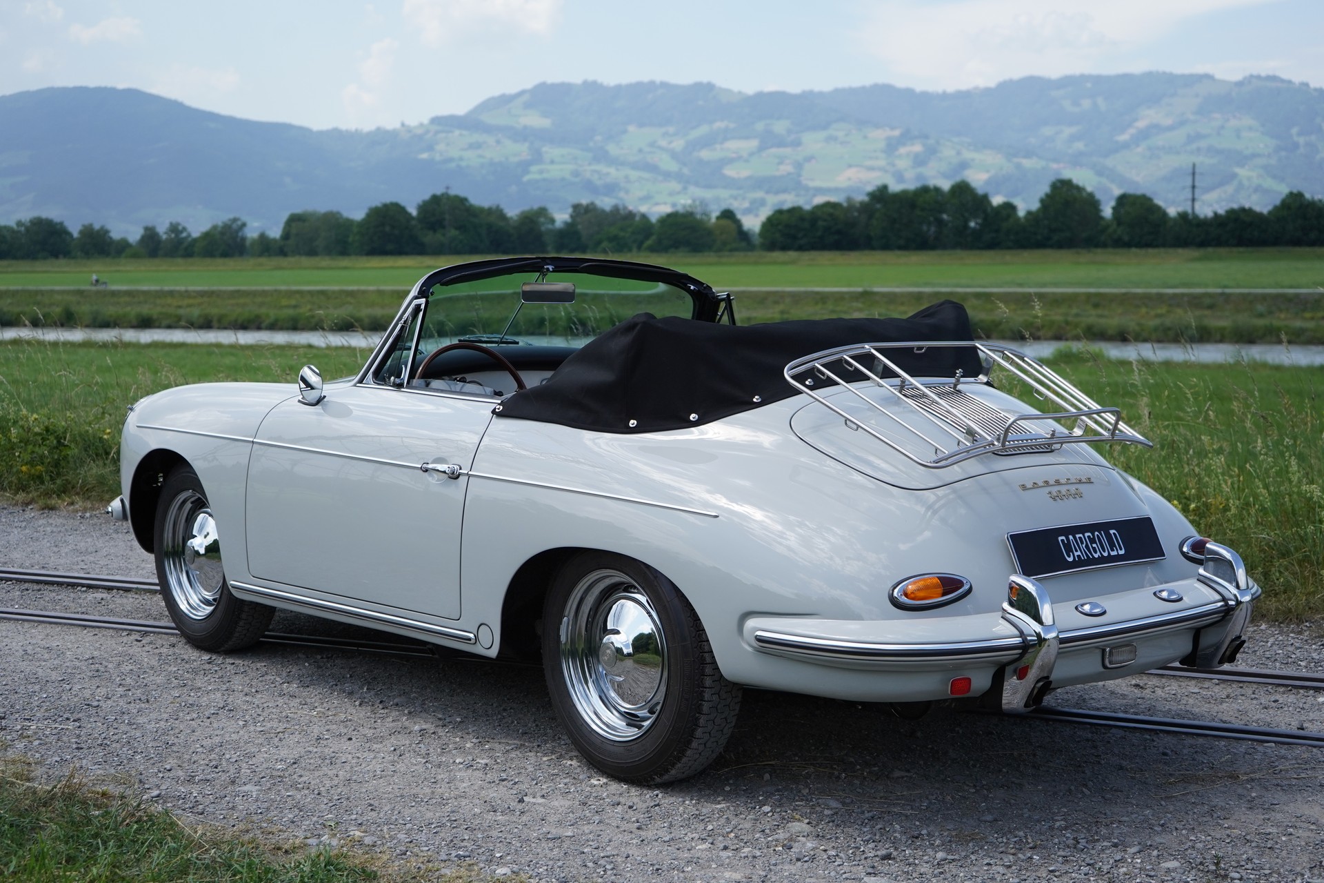 PORSCHE 356-image-17