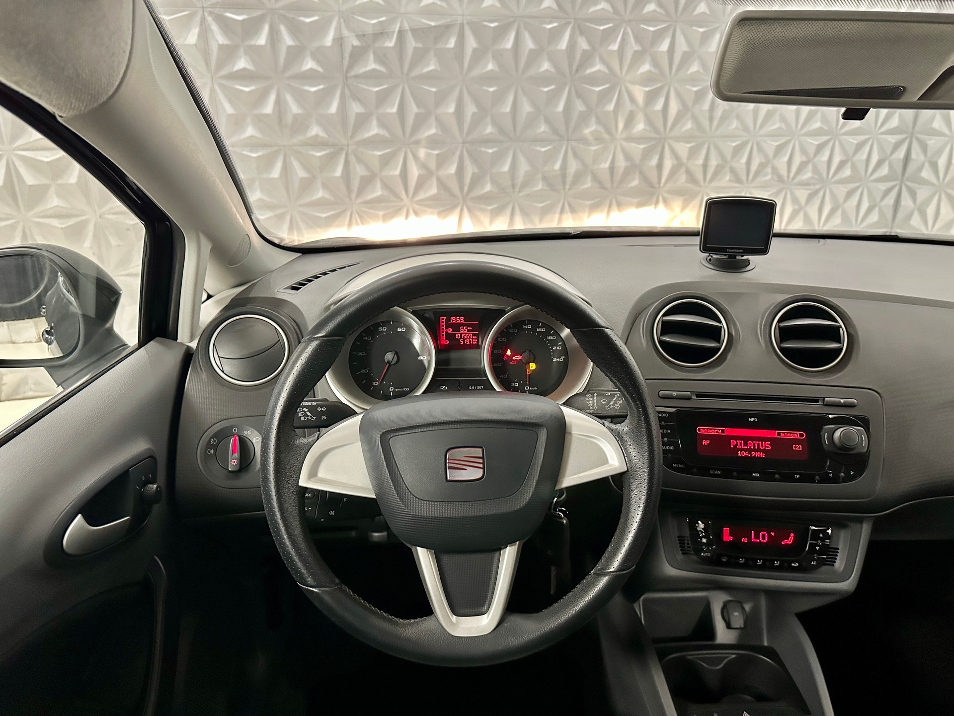 SEAT Ibiza 1.4 Sport-image-16