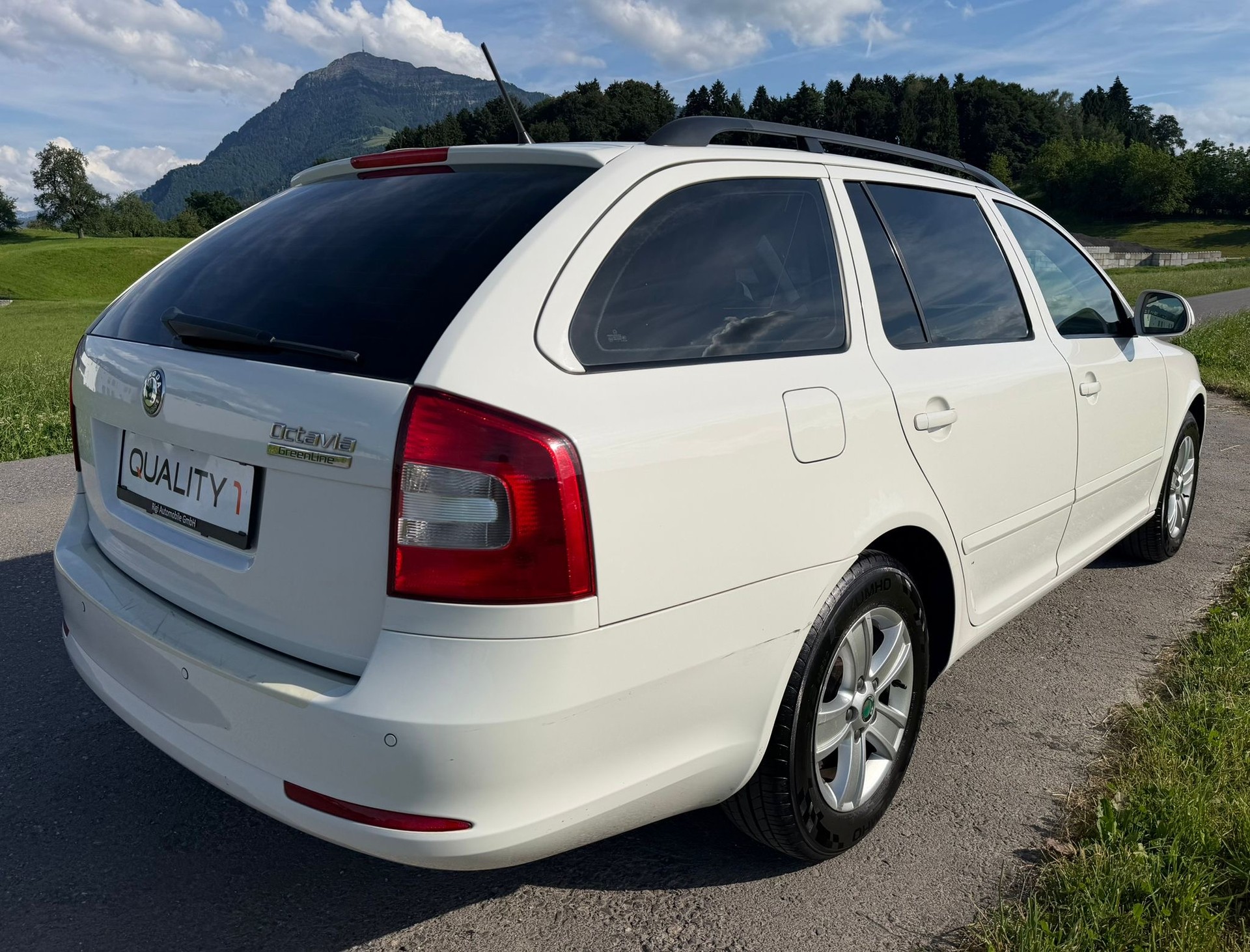 SKODA Octavia Combi 1.6 TDI Greenline-image-5
