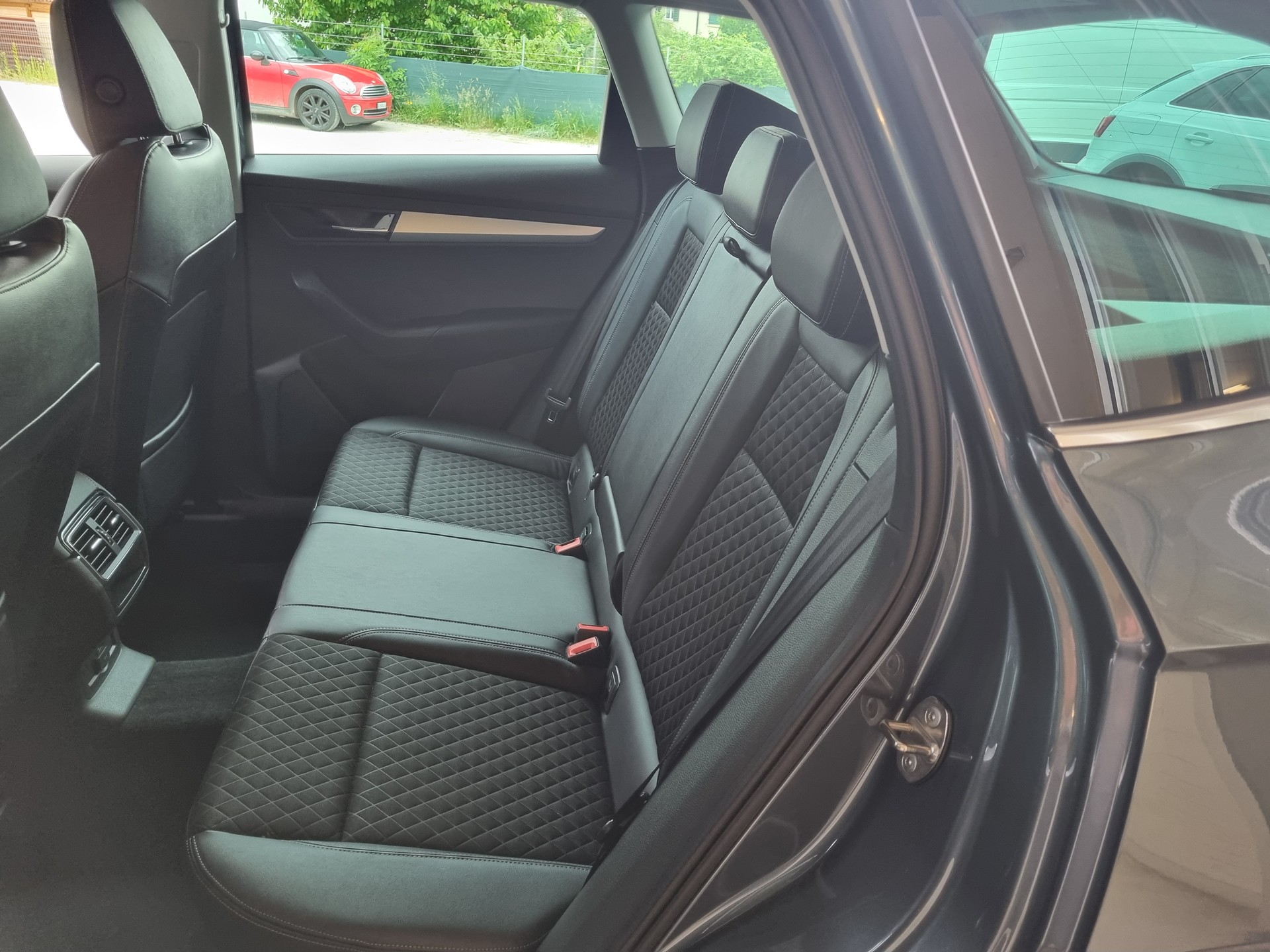 SKODA Karoq 1.6 TDI CR Smile-image-7