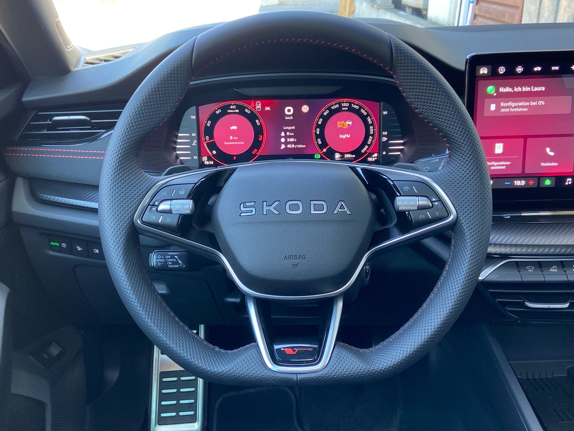 SKODA Octavia Combi 2.0 TSI DSG RS-image-10