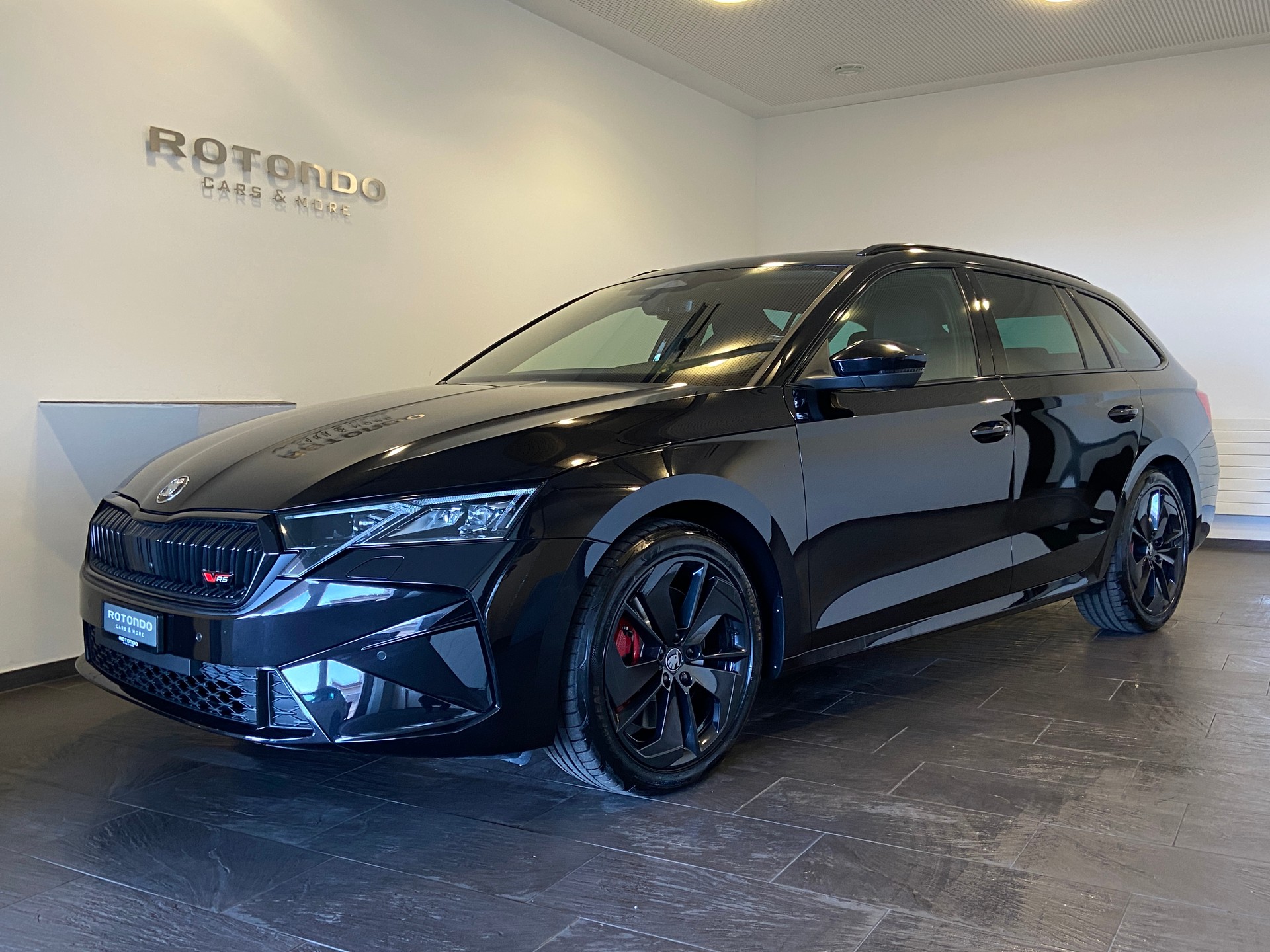 SKODA Octavia Combi 2.0 TSI DSG RS-image-0