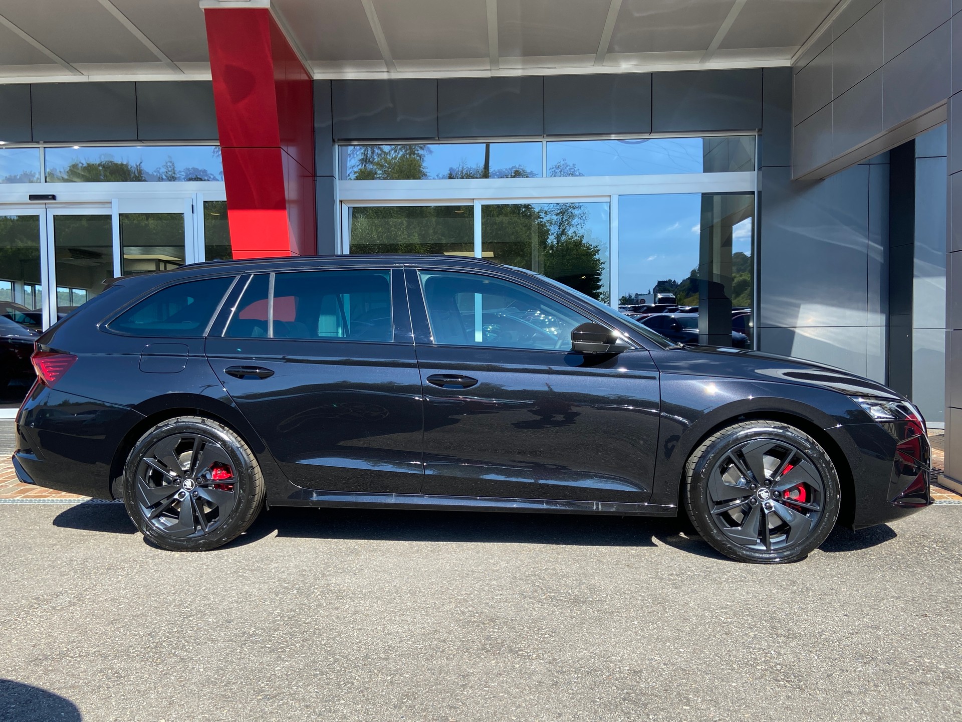 SKODA Octavia Combi 2.0 TSI DSG RS-image-19