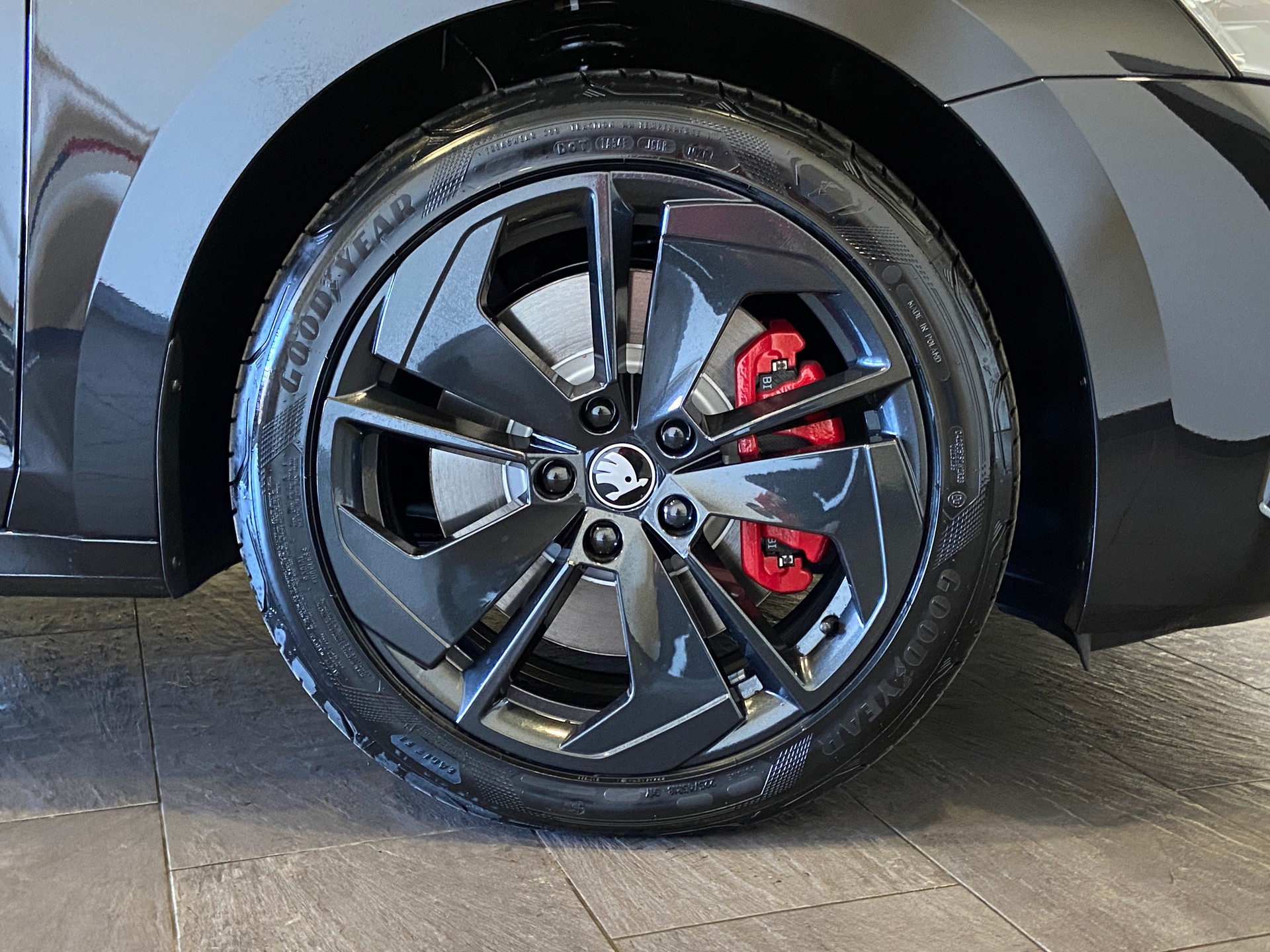 SKODA Octavia Combi 2.0 TSI DSG RS-image-4