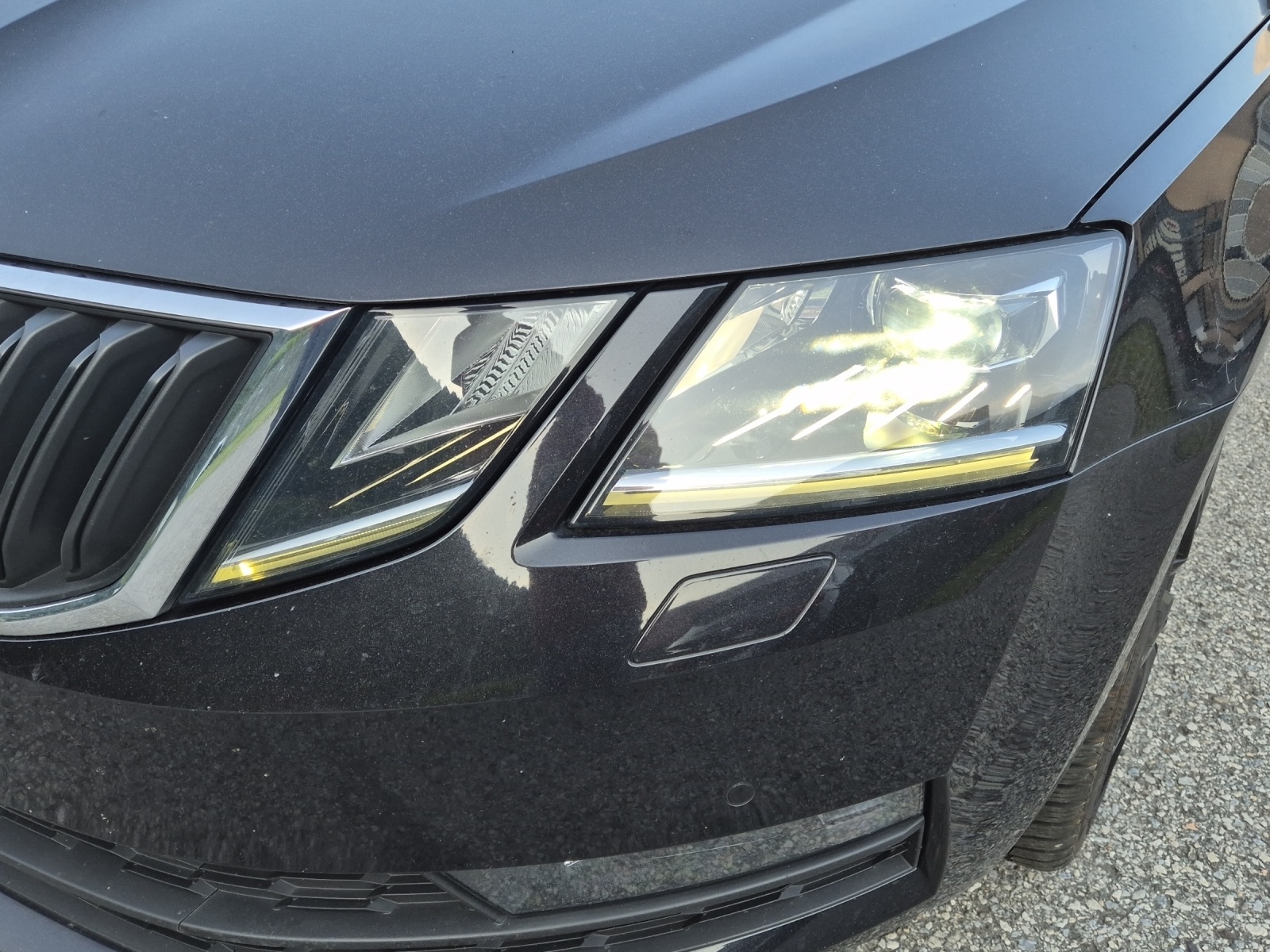 SKODA Octavia Combi 2.0 TDI Ambition 4x4-image-1