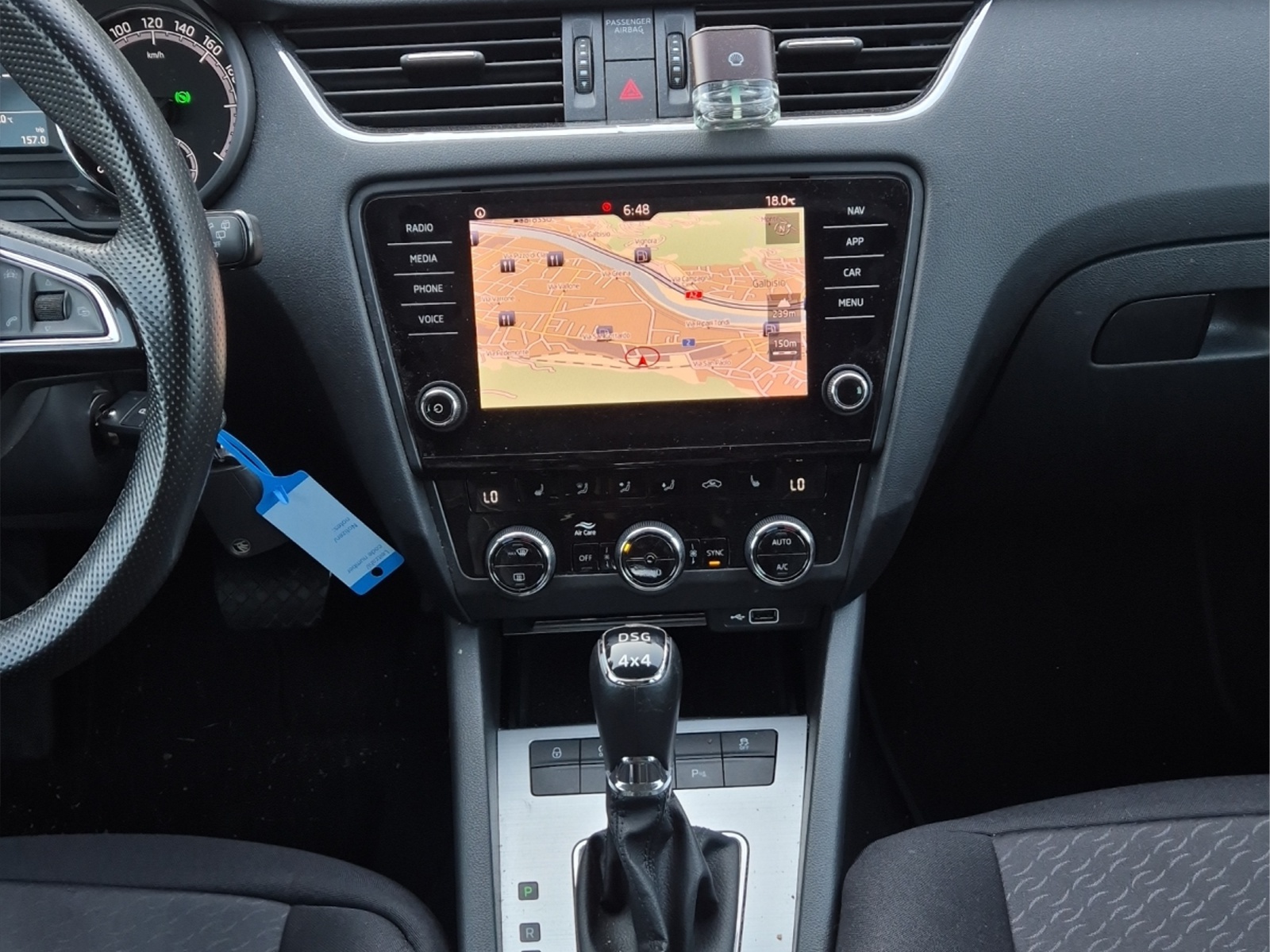 SKODA Octavia Combi 2.0 TDI Ambition 4x4-image-13