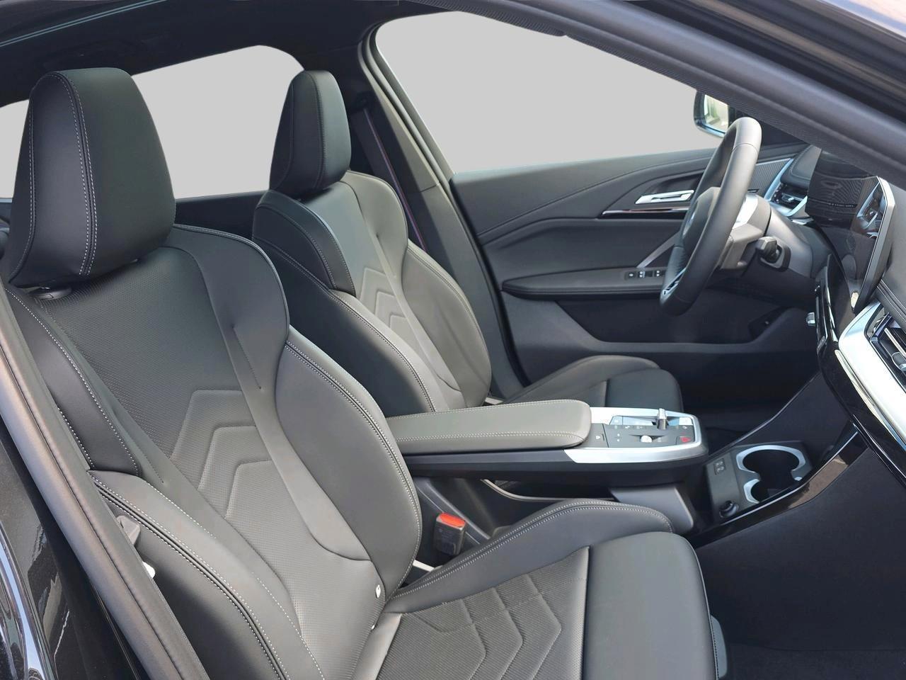 BMW iX1 30 xDrive-image-15