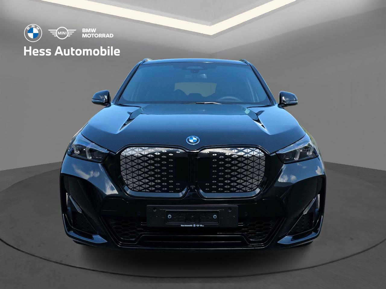 BMW iX1 30 xDrive-showroom-element-3