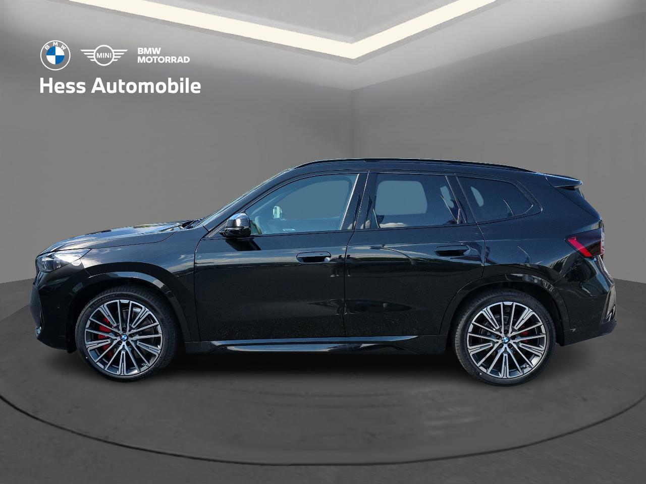 BMW iX1 30 xDrive-showroom-element-2