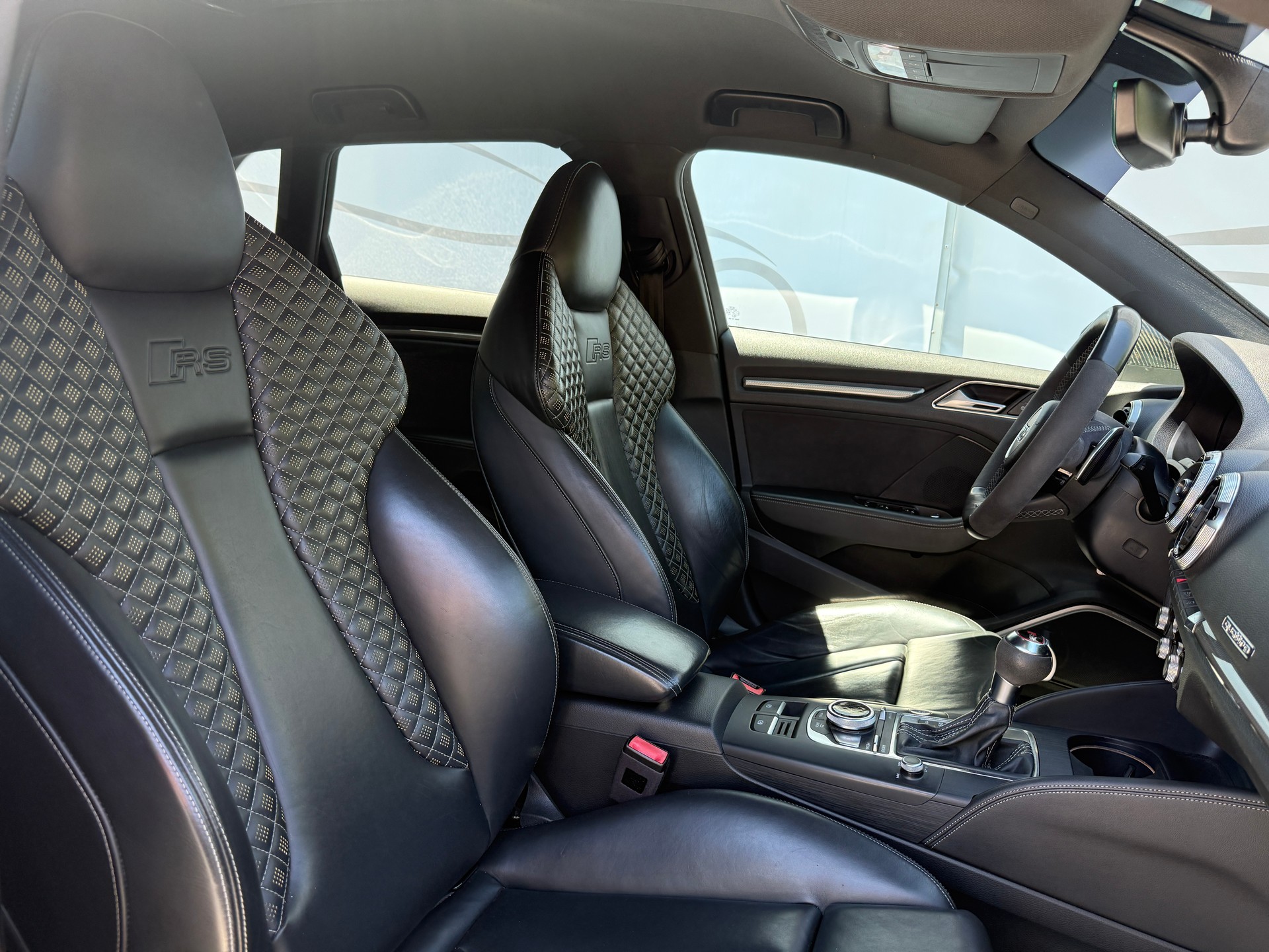 AUDI RS3 Sportback 2.5 TSI quattro S-tronic-image-14