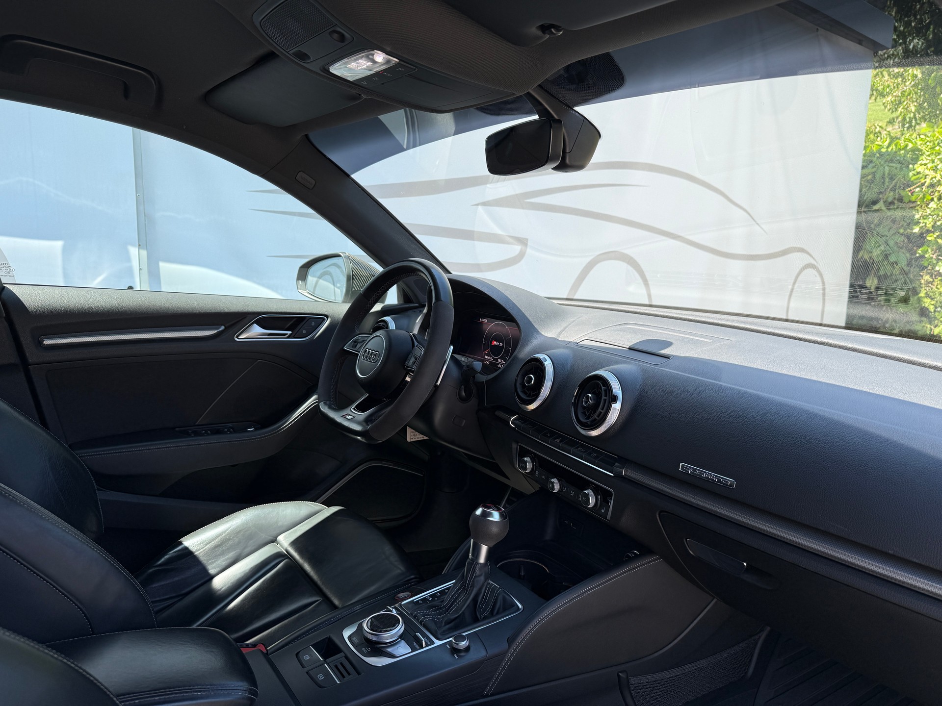 AUDI RS3 Sportback 2.5 TSI quattro S-tronic-image-13