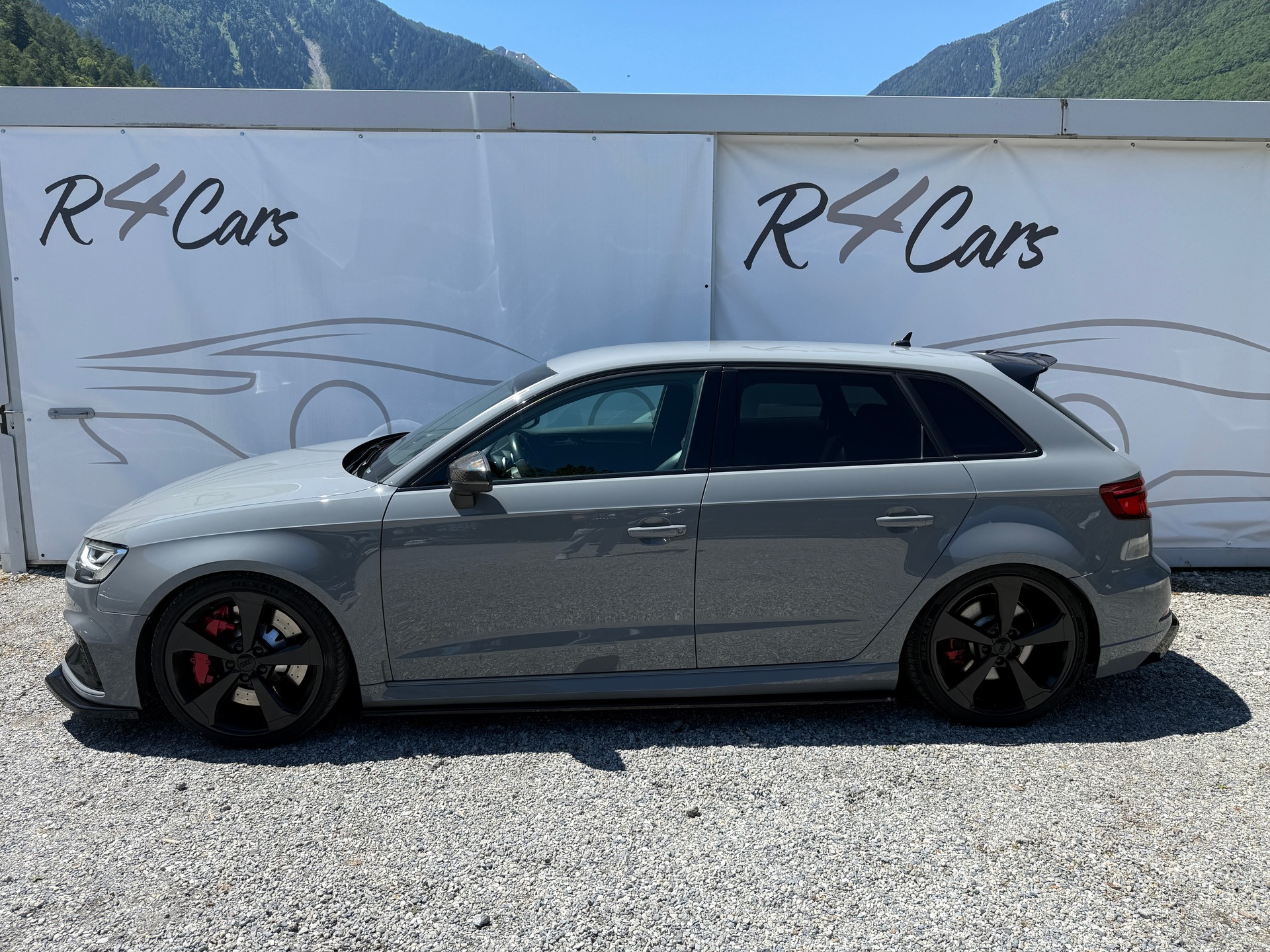 AUDI RS3 Sportback 2.5 TSI quattro S-tronic-image-2