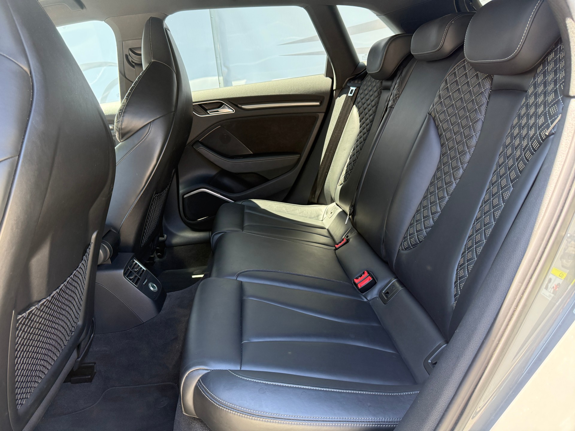 AUDI RS3 Sportback 2.5 TSI quattro S-tronic-image-15