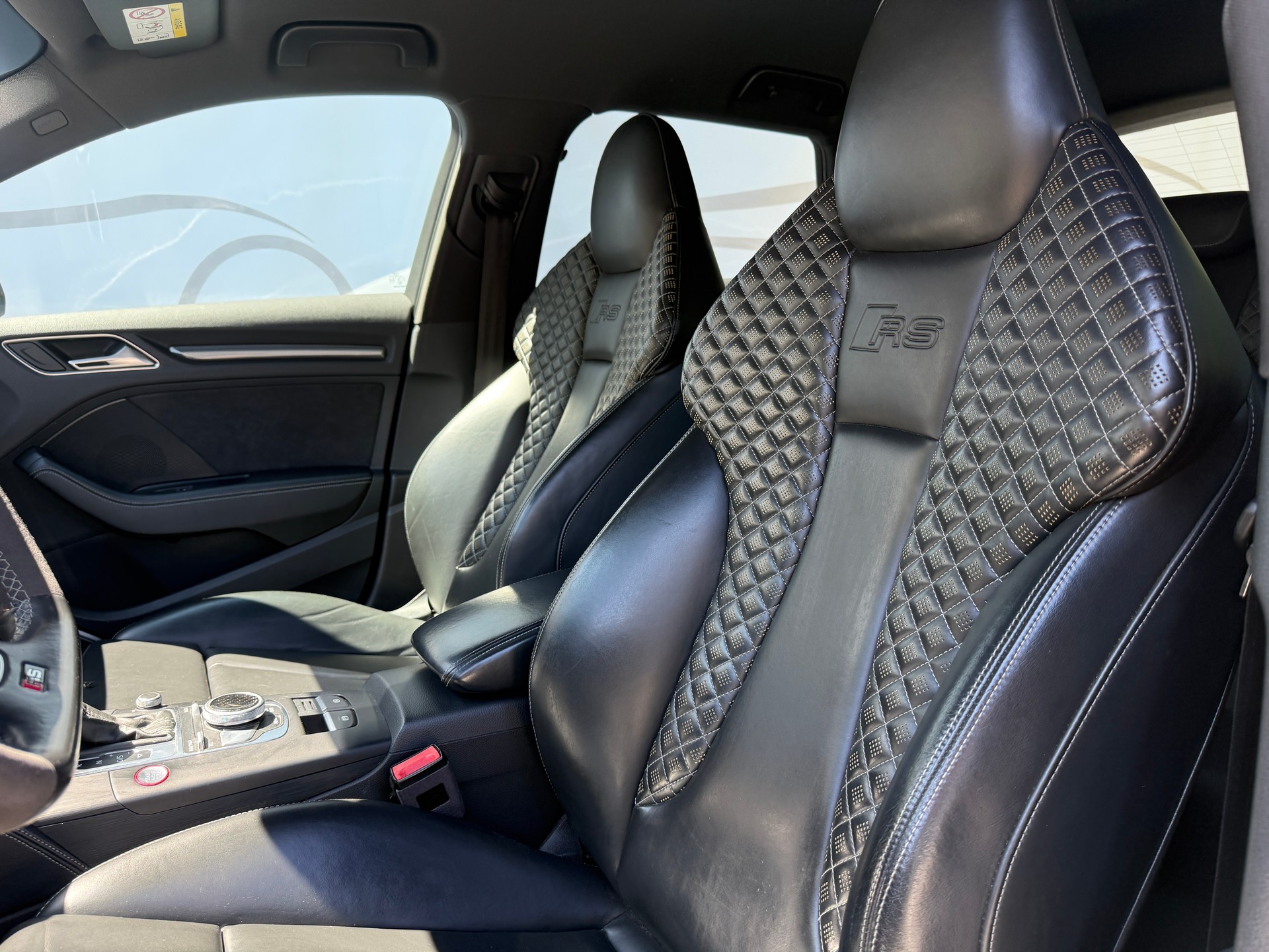AUDI RS3 Sportback 2.5 TSI quattro S-tronic-image-12