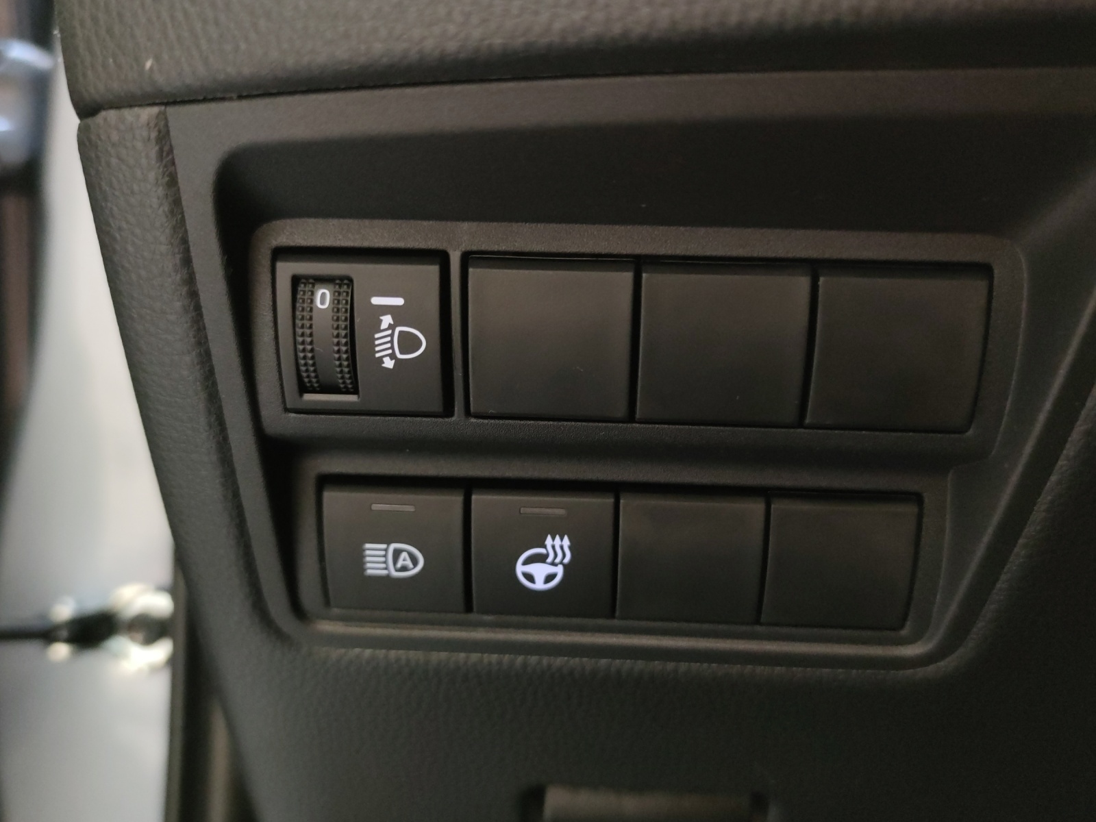 TOYOTA Yaris 1.5 VVT-i HSD Trend-image-18