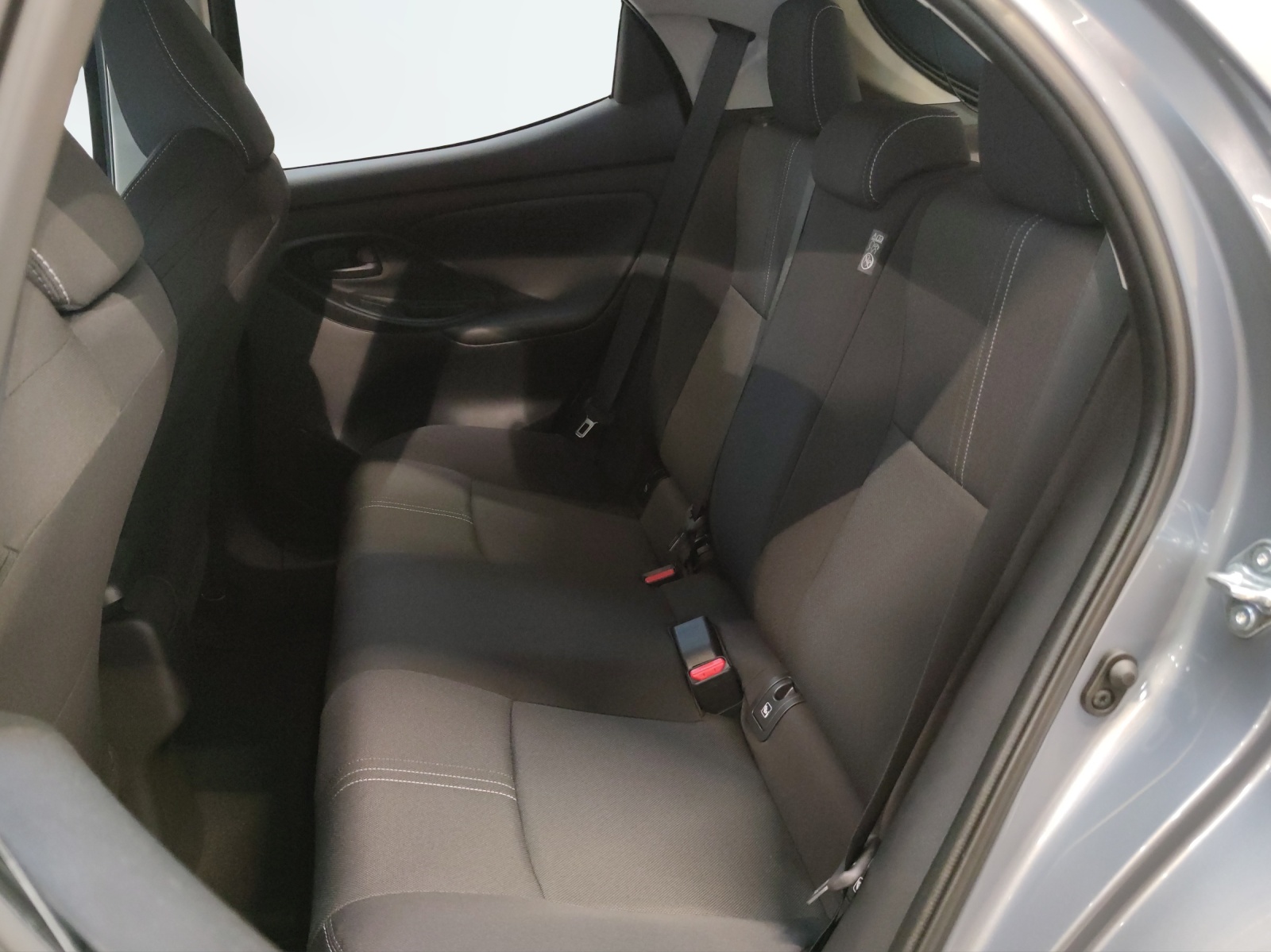 TOYOTA Yaris 1.5 VVT-i HSD Trend-image-16