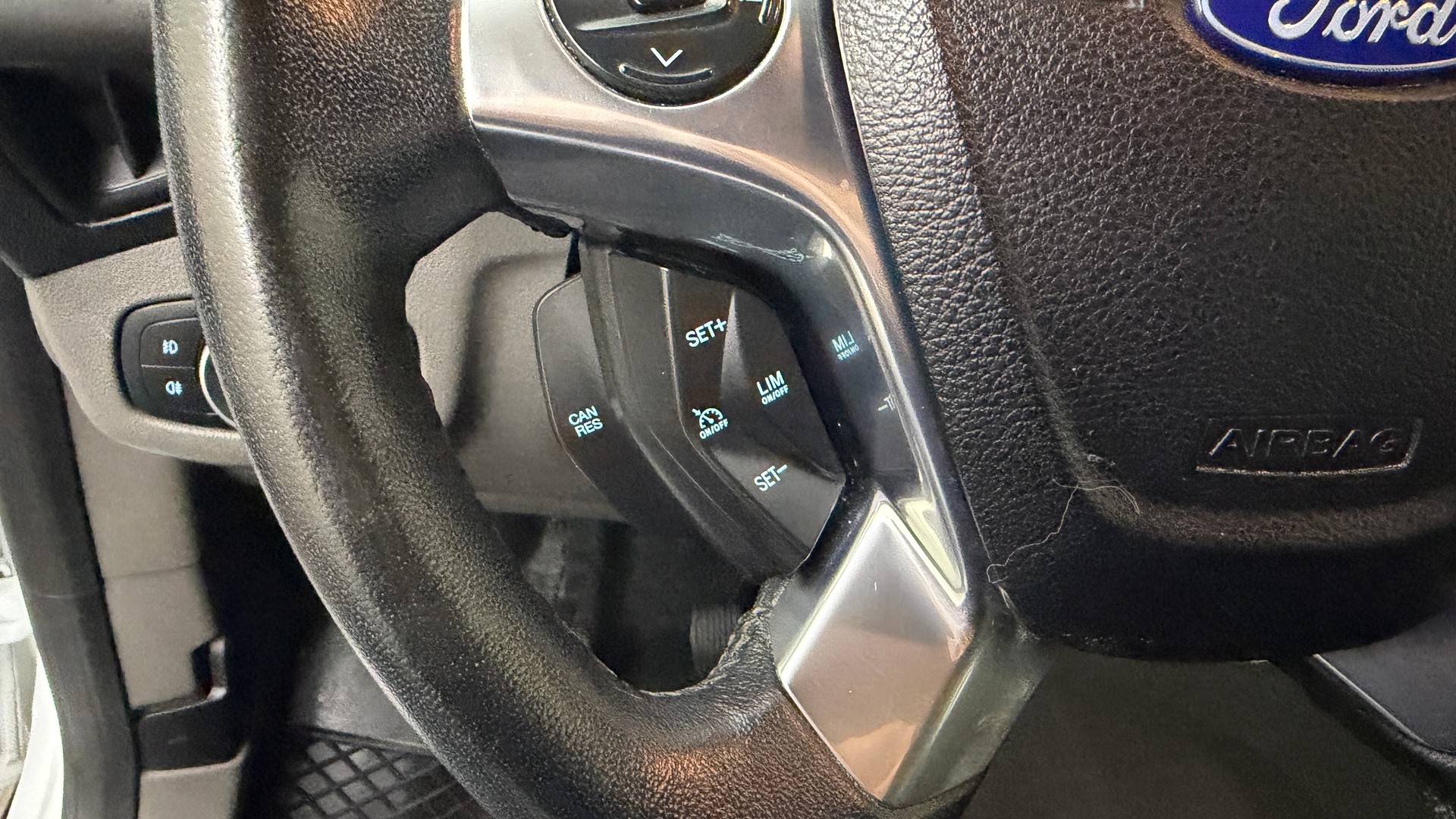 FORD Transit Connect Van T220 1.5 EcoBlue Trend-image-9