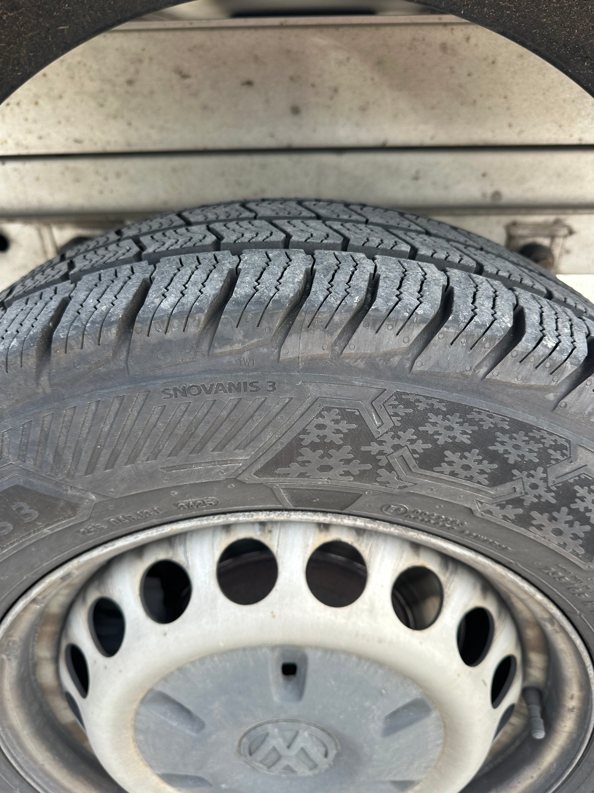 VW Crafter 35 2.0 TDI CR/ Kofferaufbau mit Hebebühne-image-9