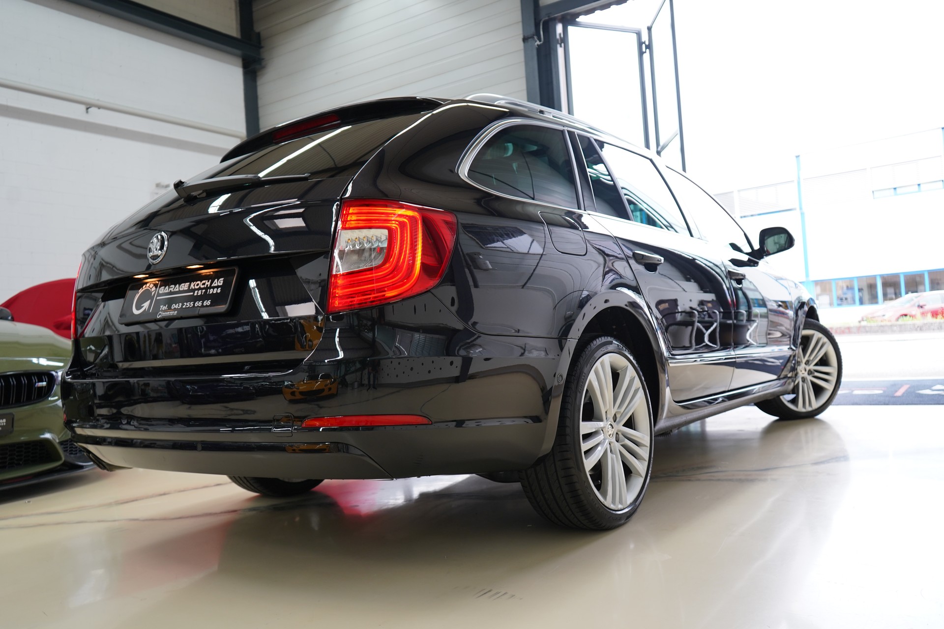 SKODA Superb Combi 1.8 TSI Business 4x4-image-7