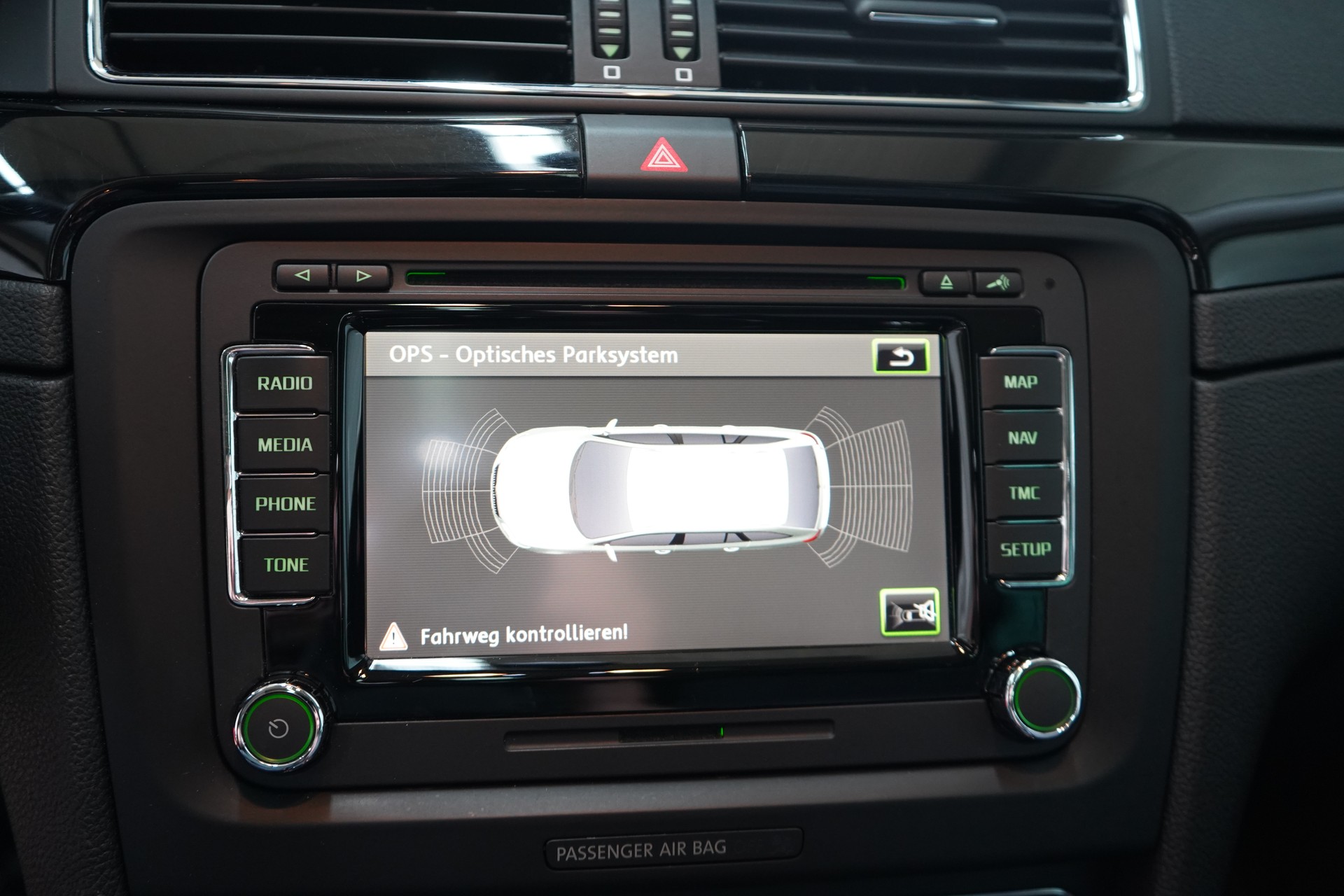 SKODA Superb Combi 1.8 TSI Business 4x4-image-17