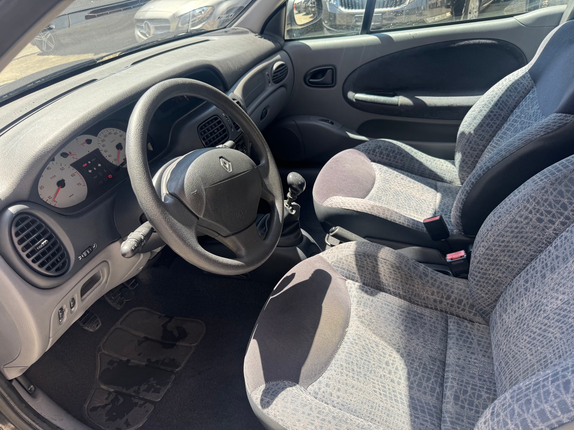 RENAULT MEGANE-image-8
