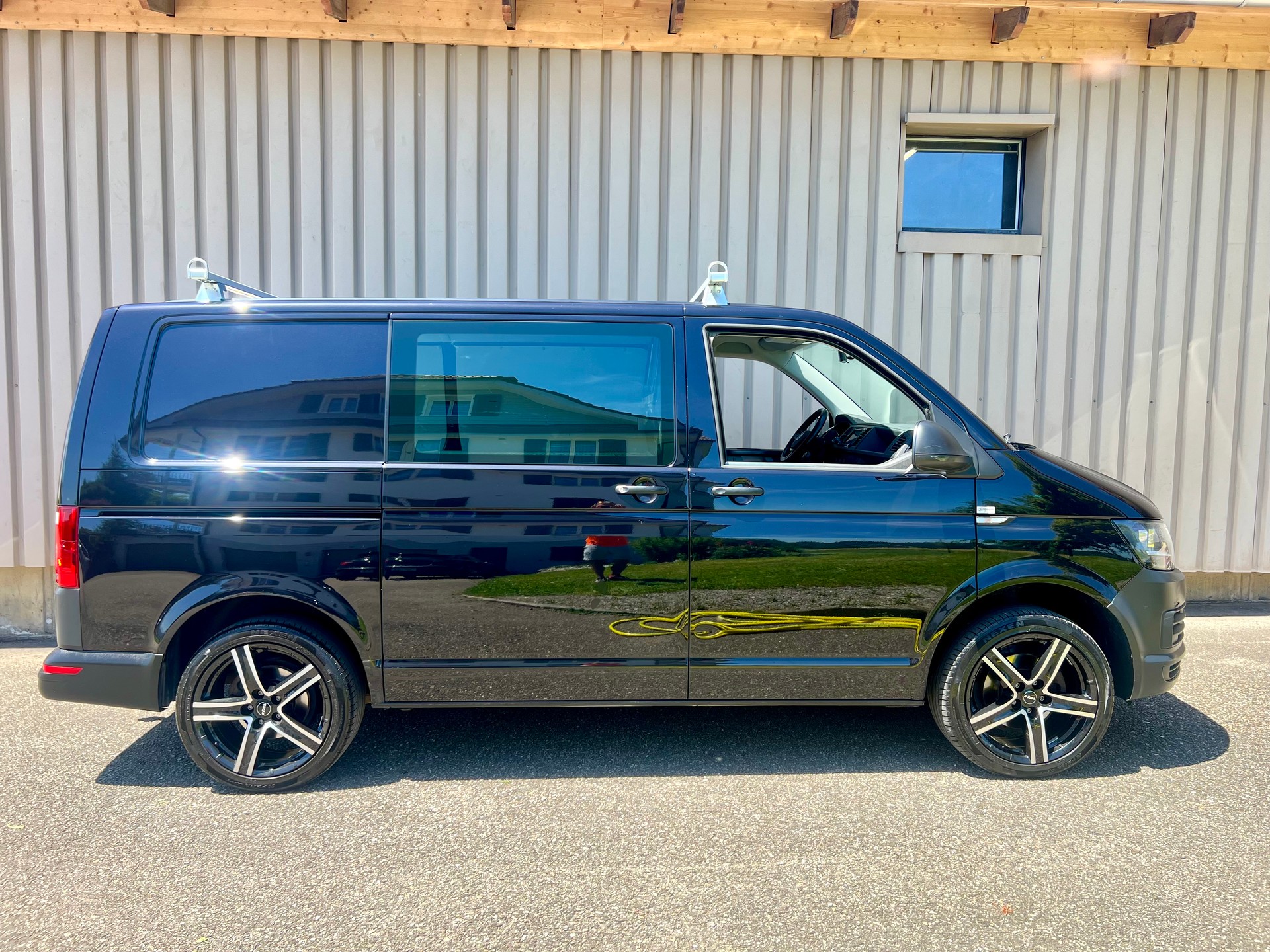 VW T6 2.0 TDI 4Motion black Edition by Nutzfahrzewugcenter Seetal-image-5