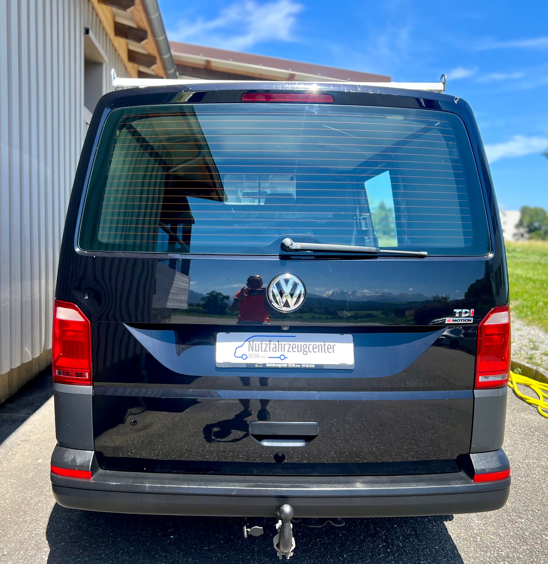 VW T6 2.0 TDI 4Motion black Edition by Nutzfahrzewugcenter Seetal-image-7