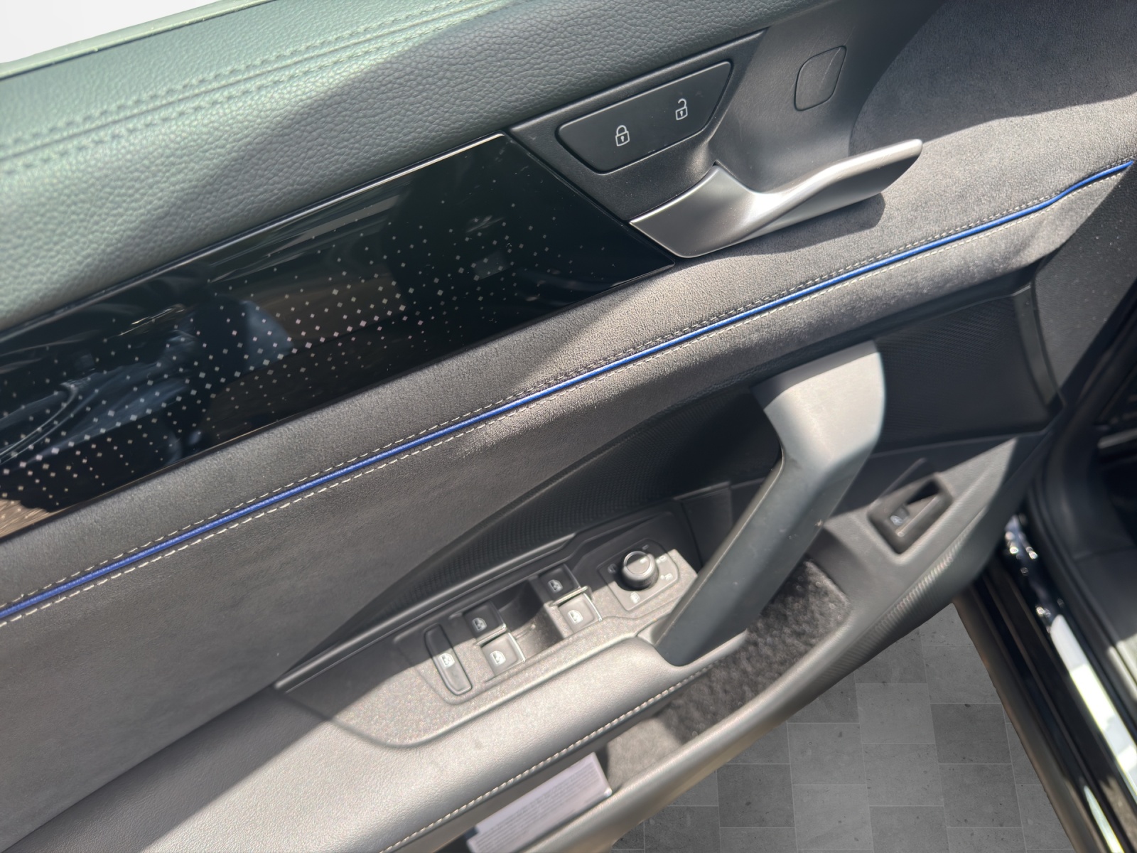 VW Tayron 2.0 TSI R-Line DSG 4Motion-image-16
